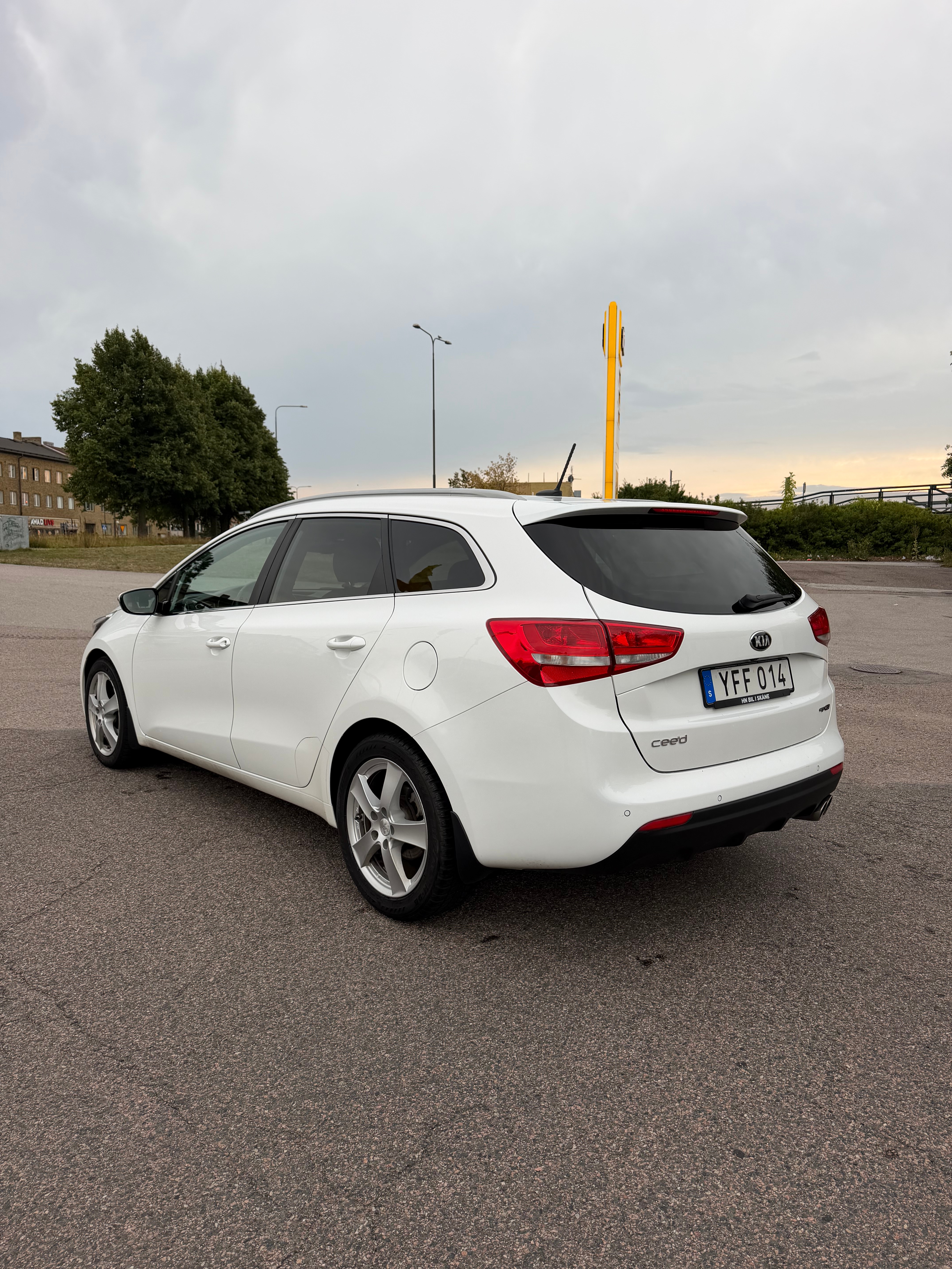 Kia Ceed _sw 1.6 CRDi DCT 2016, bild 7/10