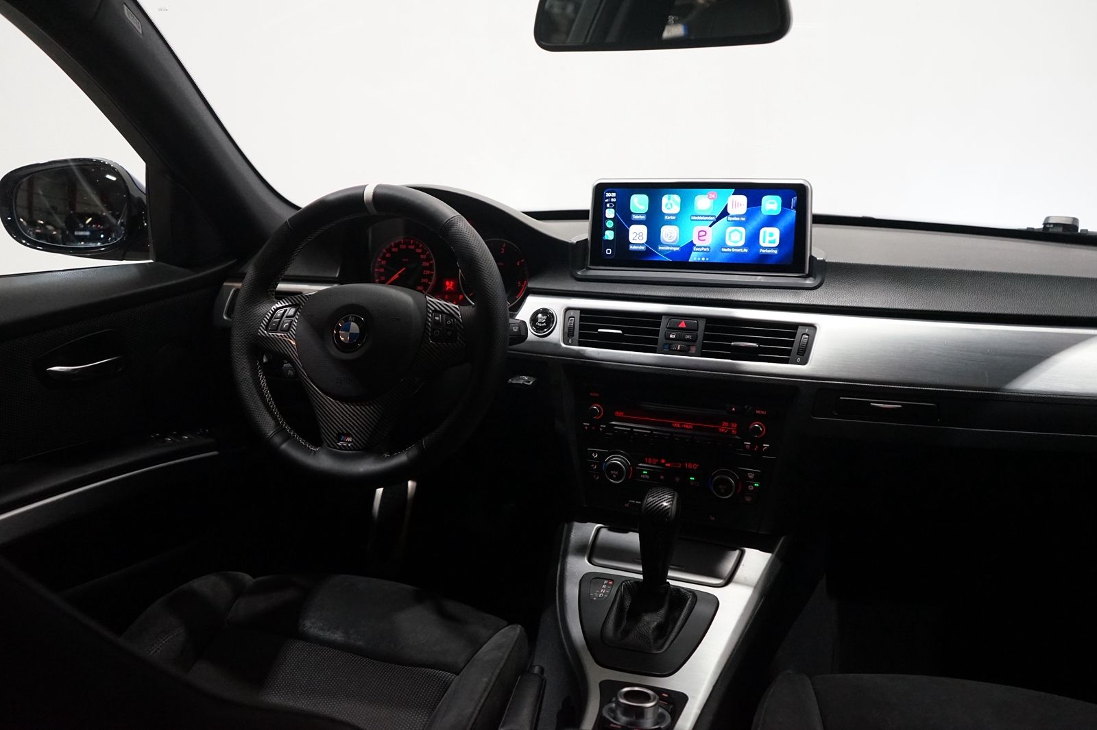 BMW 320 2009, bild 6/10