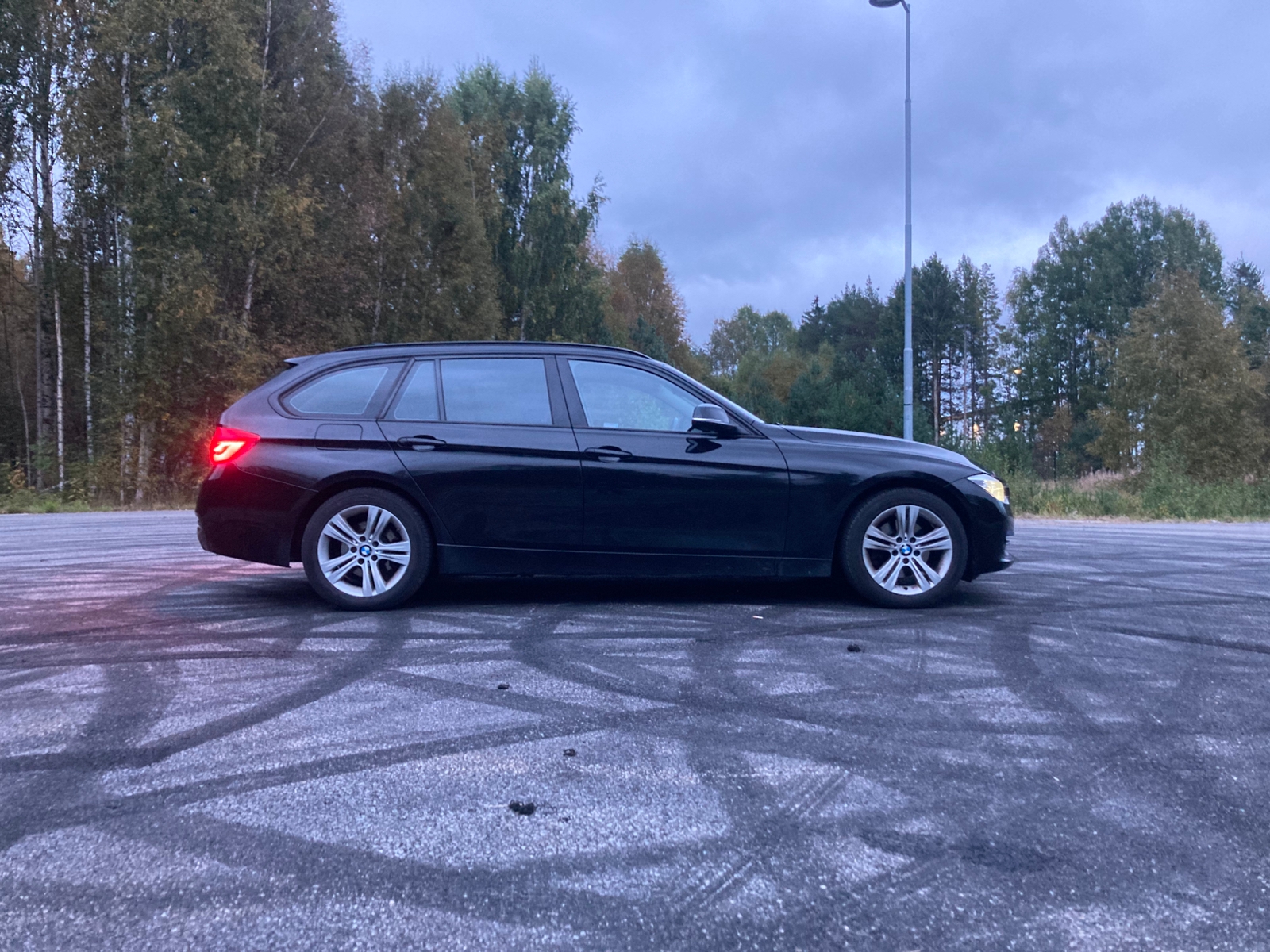 BMW 320 d xDrive Touring Manuell 2016, bild 4/9