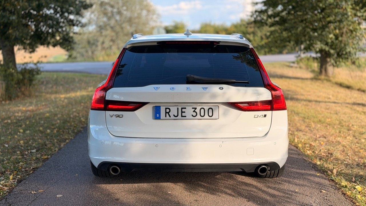 Volvo V90 D4 AWD Geartronic, Svensksåld 2017, bild 6/10