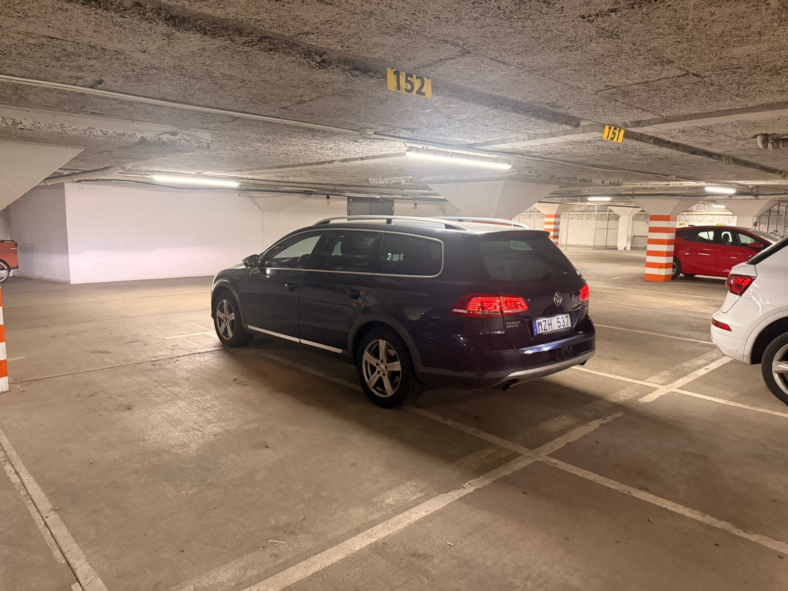 Volkswagen Passat 2013, bild 2/3