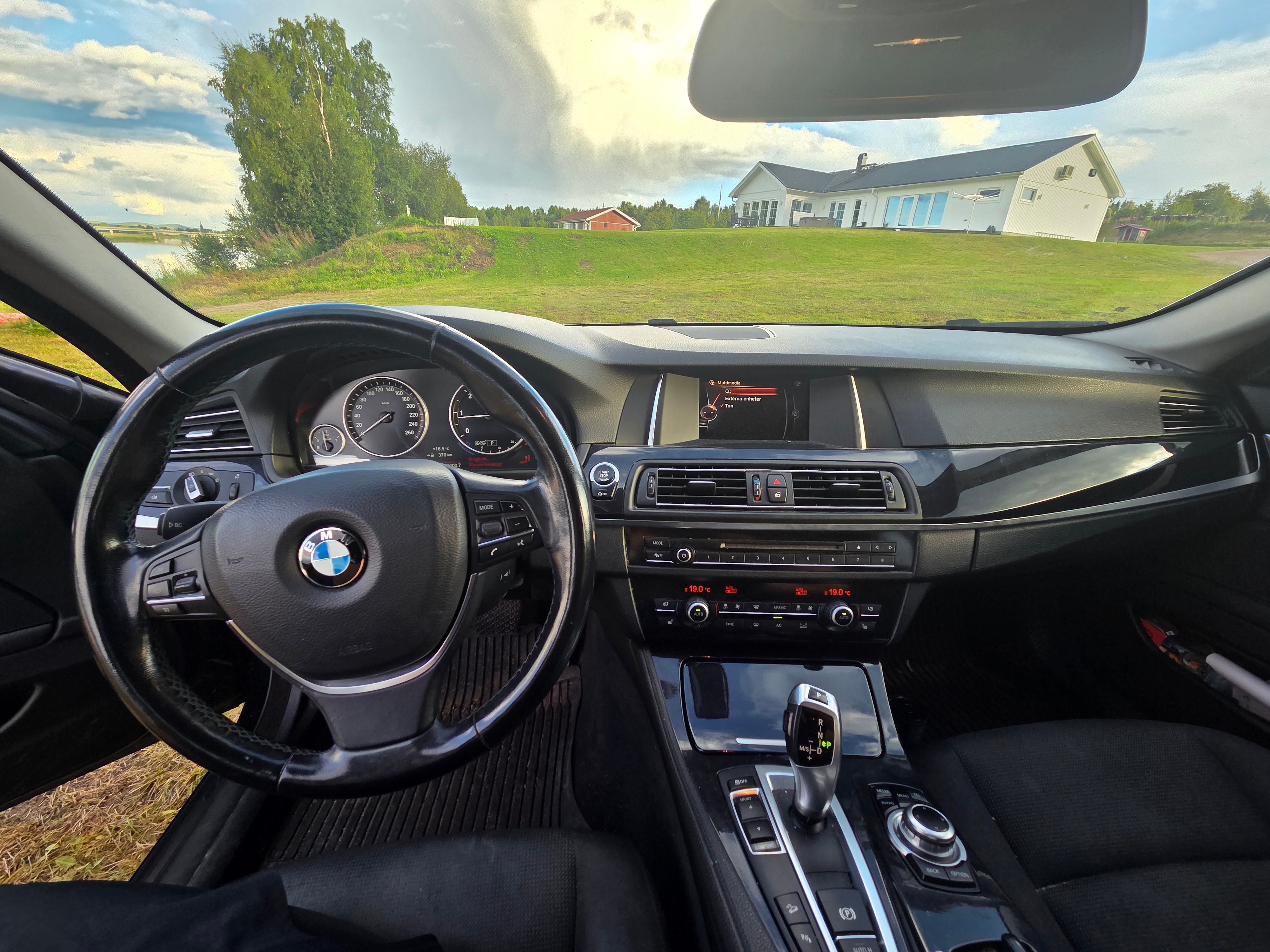 BMW 520 d xDrive Touring Steptronic 2015, bild 4/4