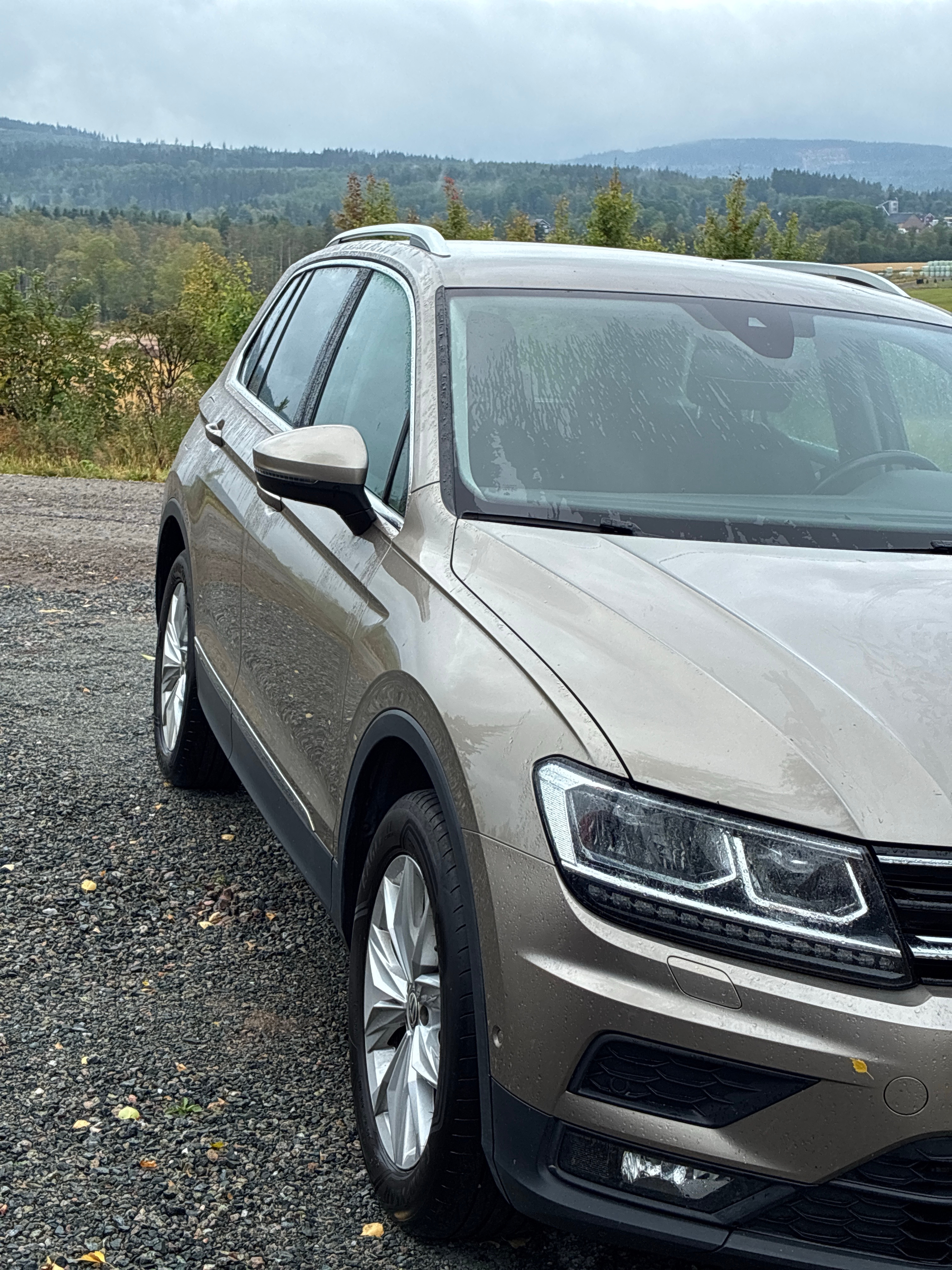 Volkswagen Tiguan 2018, bild 2/5
