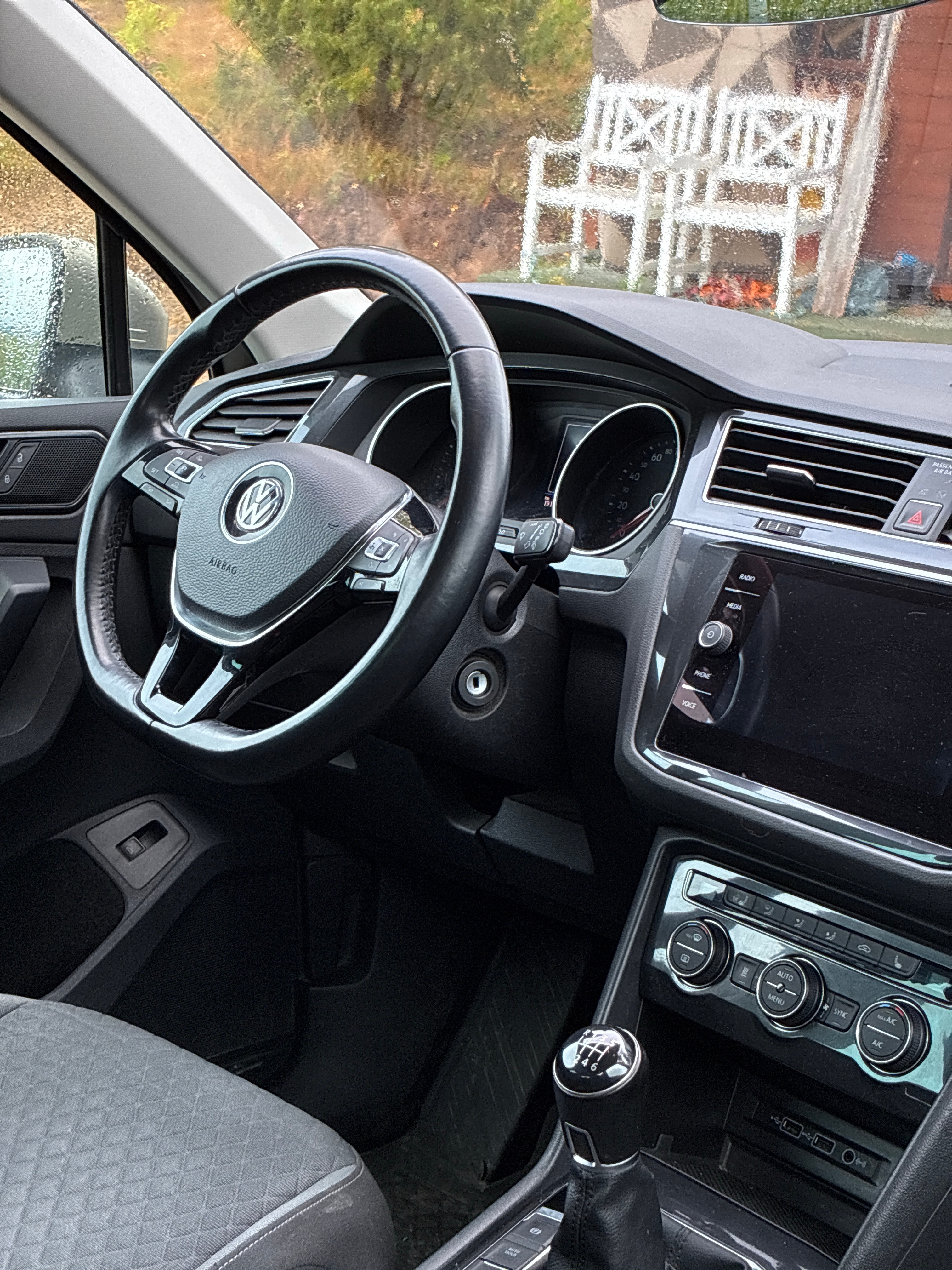 Volkswagen Tiguan 2018, bild 4/5