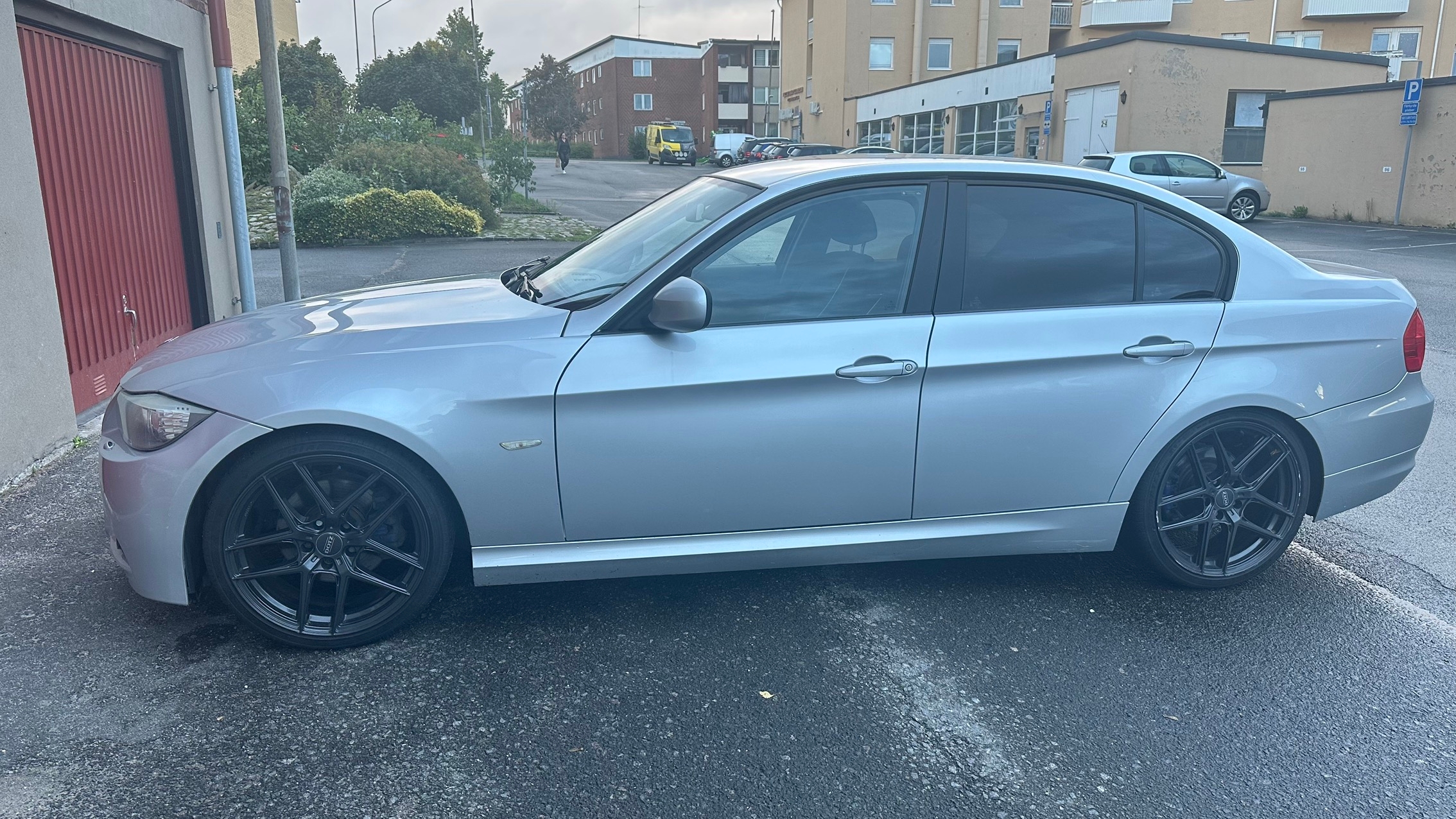 BMW 320 d Sedan Steptronic, 184hk, 2012 2012, bild 2/6