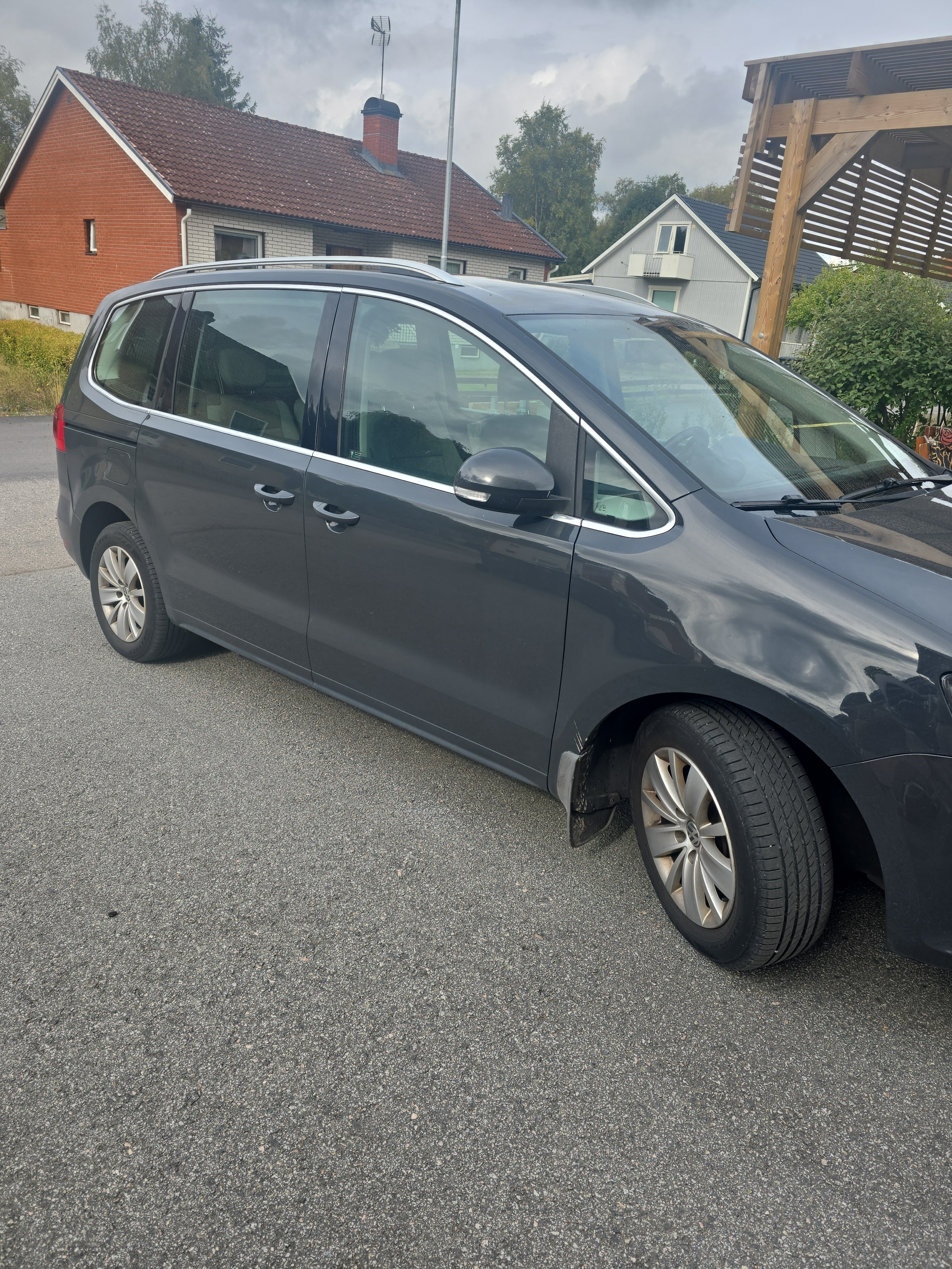 Volkswagen Sharan 2013, kuva 2/6