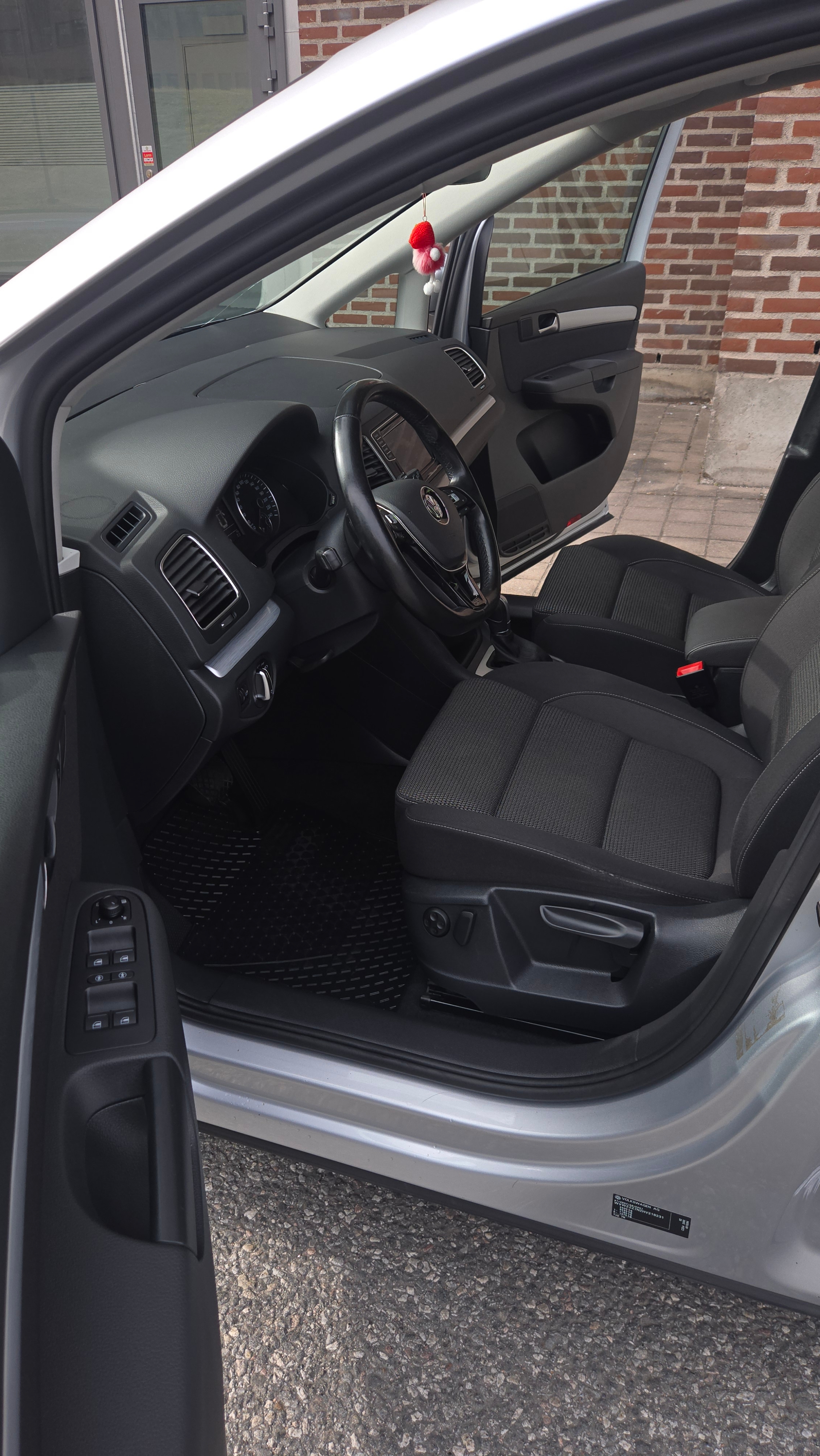 Volkswagen Sharan 2017, bild 5/9