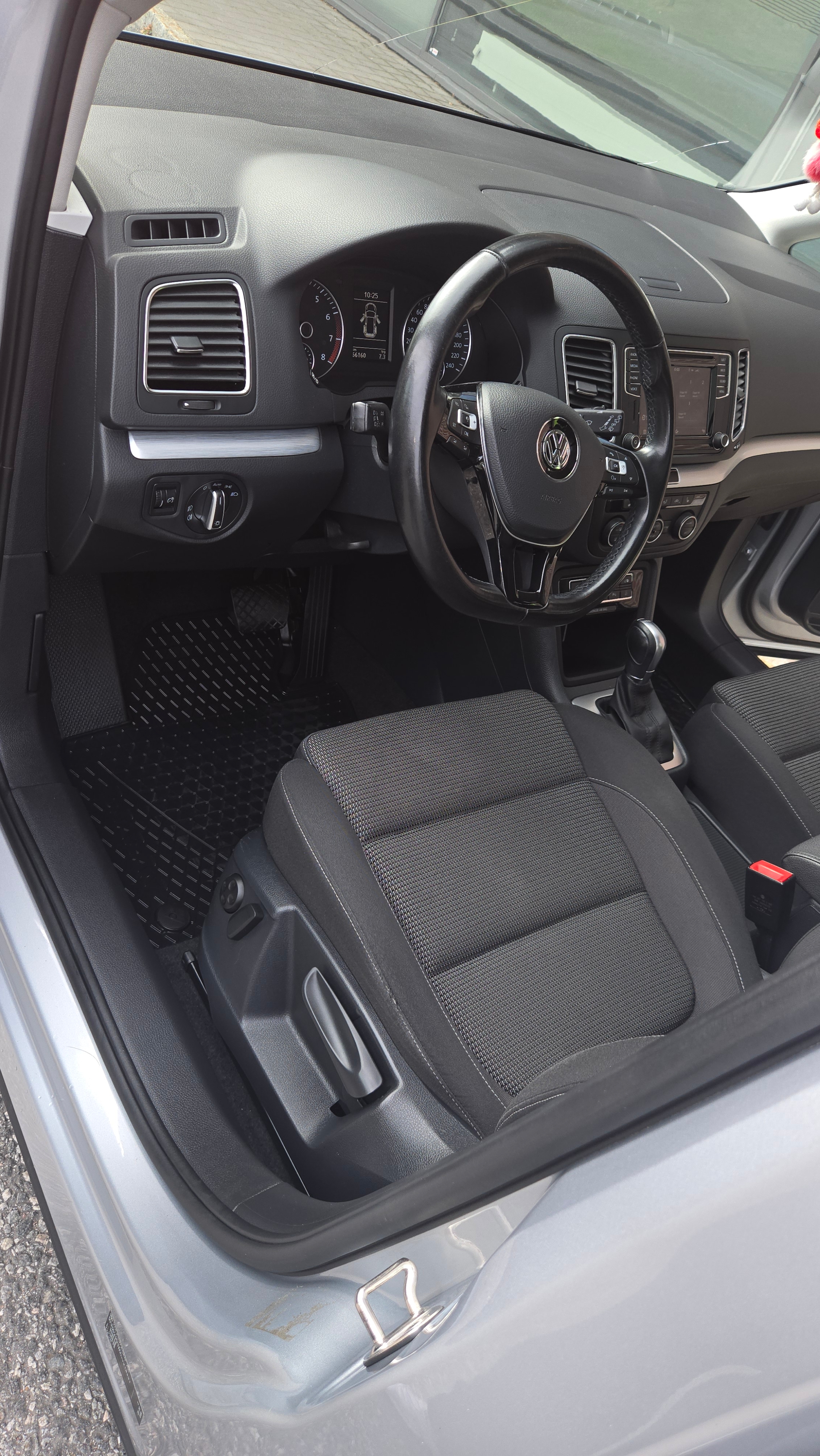 Volkswagen Sharan 2017, bild 3/9