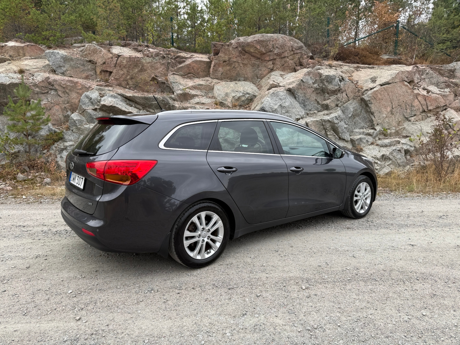 Kia Ceed _sw 1.6 CRDi Manuell 2015, bild 2/10
