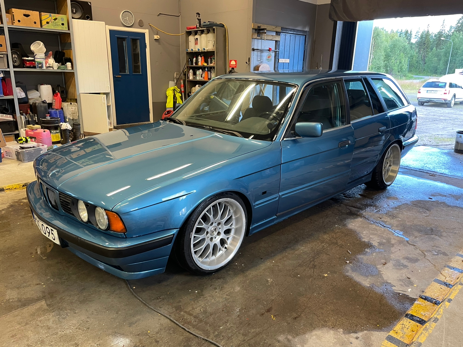 BMW 525