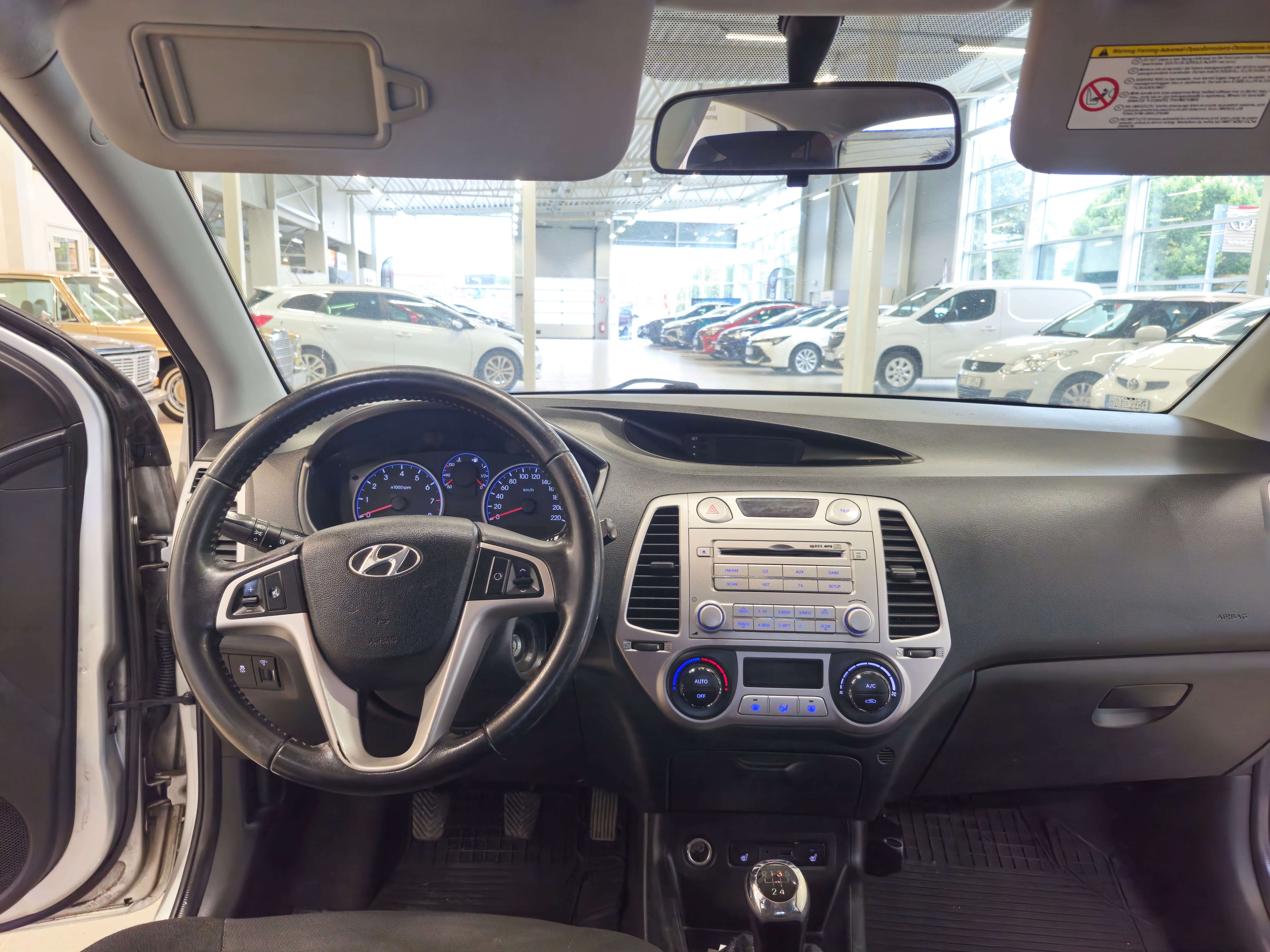 Hyundai i20 5-dörrar 1.4 Manuell 2011, bild 5/6