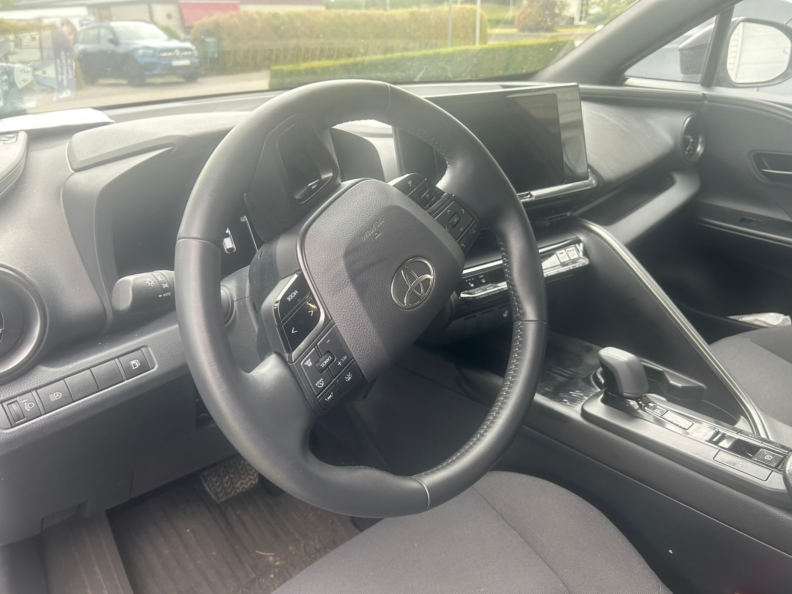 Toyota C-HR 2025, bild 3/6