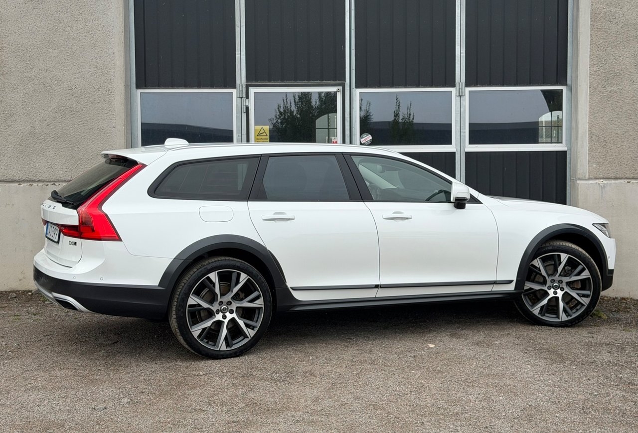 Volvo V90 Cross Country 2018, kuva 4/10