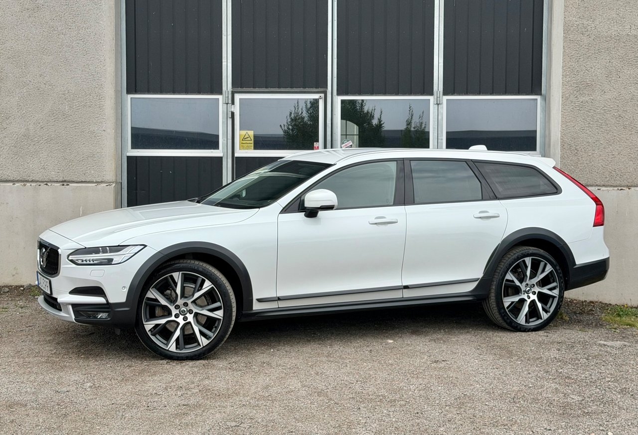 Volvo V90 Cross Country