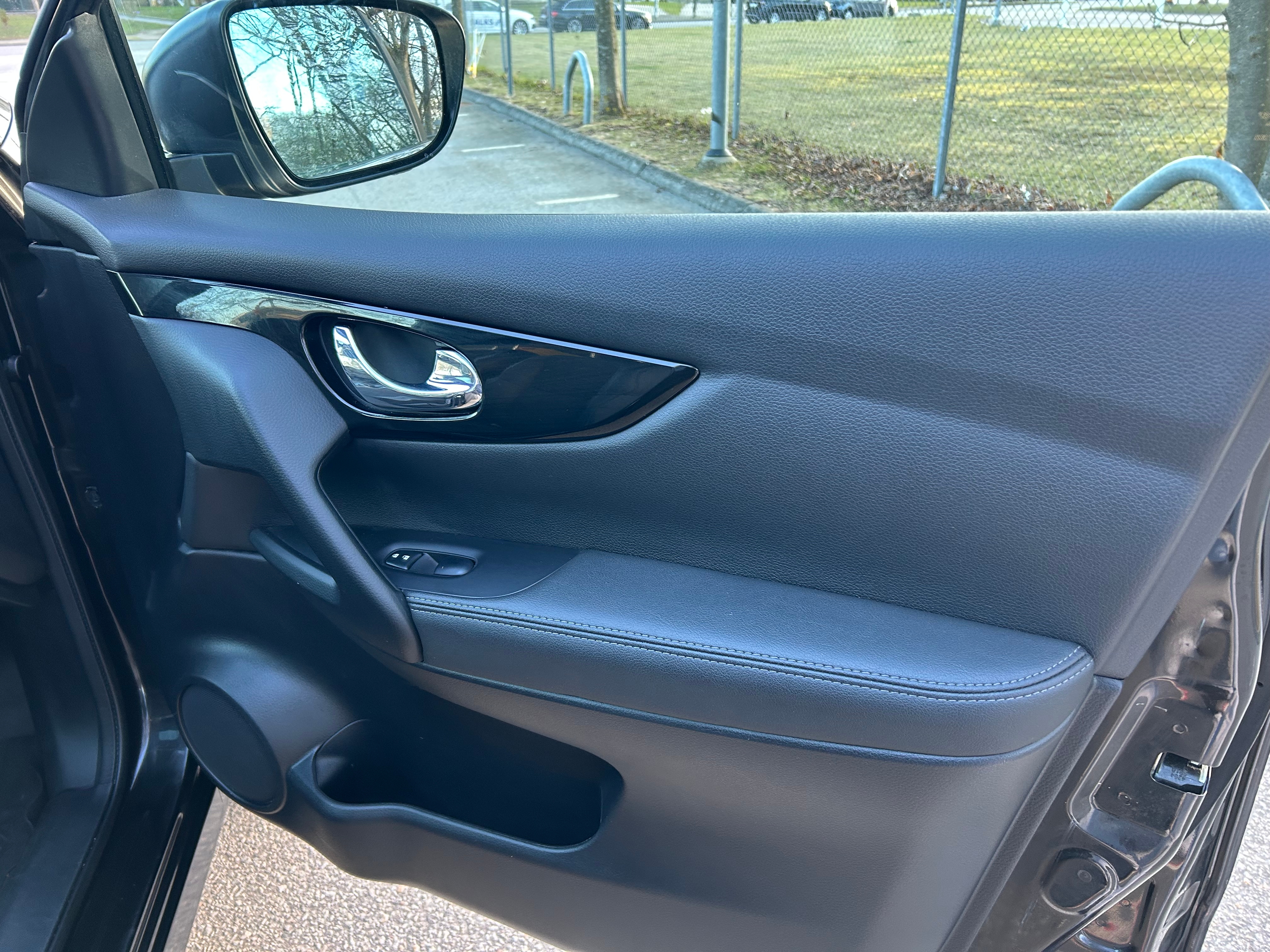 Nissan Qashqai 1.6 dCi DPF XTRONIC-CVT 2014, bild 3/10