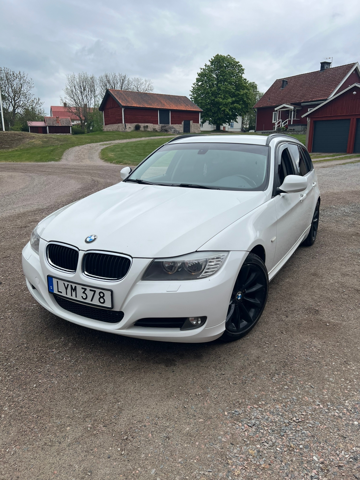 BMW 320 d Touring Automatisk 2012, bild 2/5