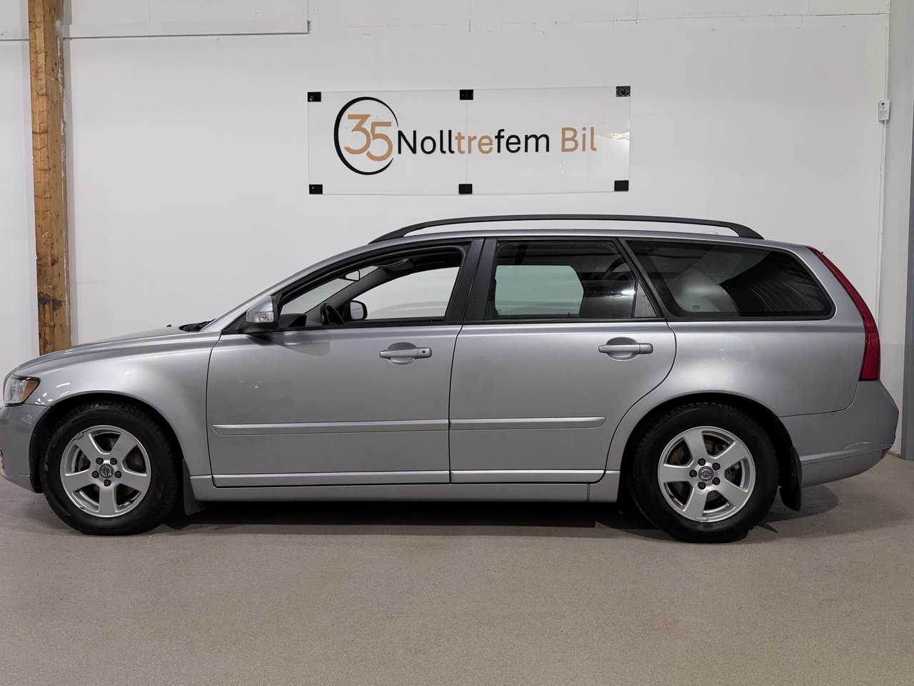 Volvo V50 D2 Kinetic NyServ, Nybes 2011, bild 2/10