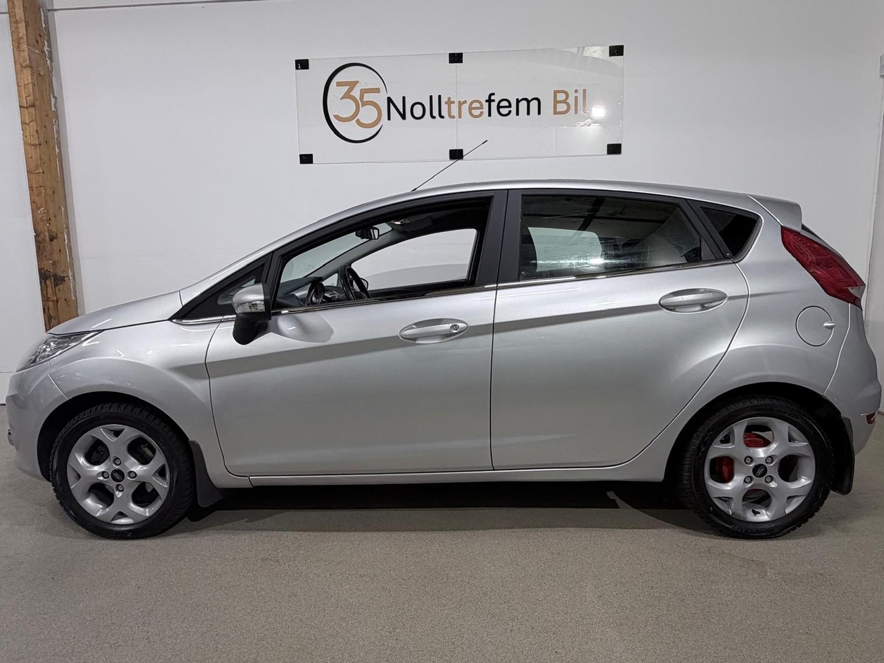Ford Fiesta 2010, bild 2/10