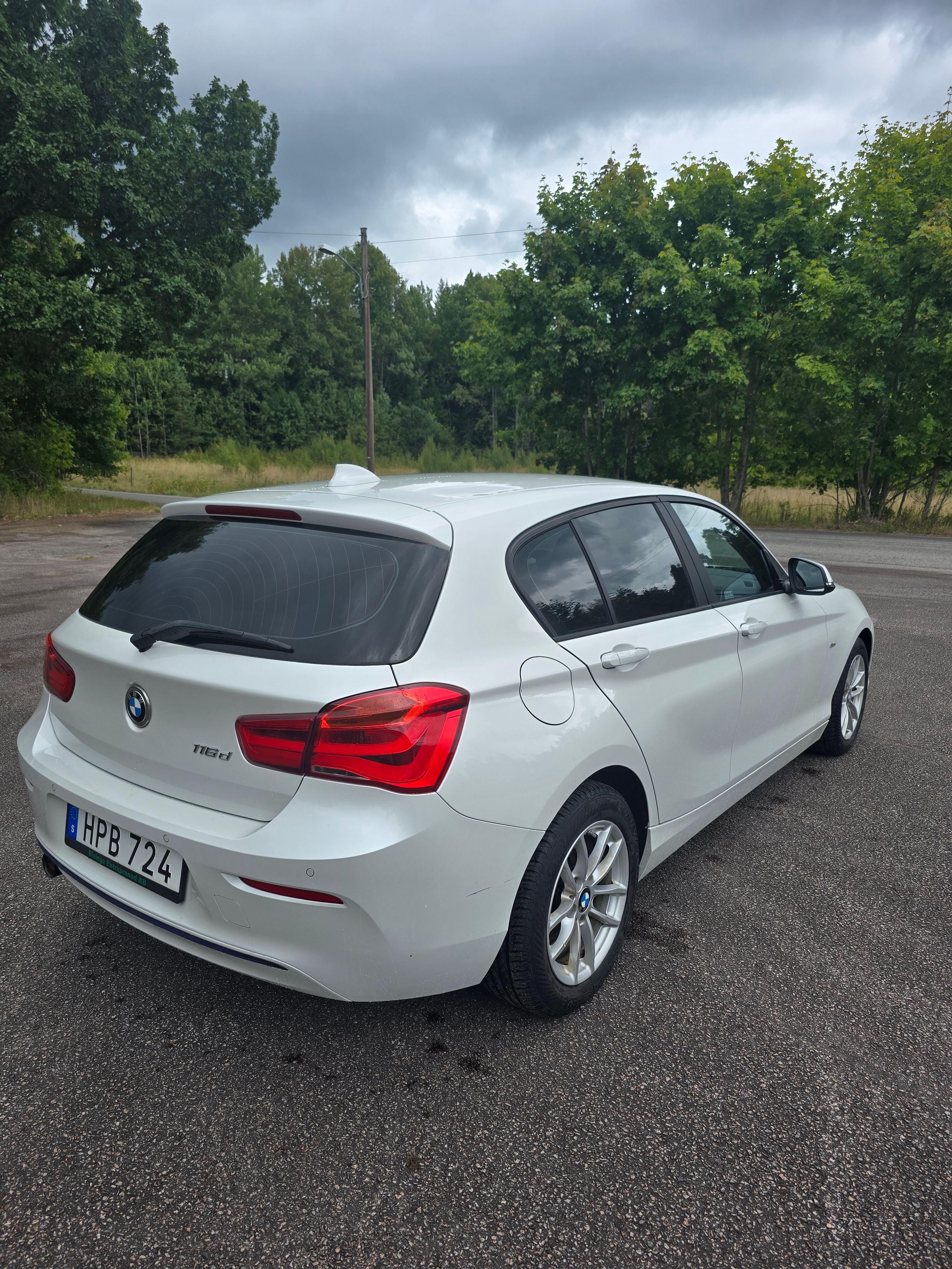 BMW 116 d 5-dörrars Manuell 2016, bild 2/4