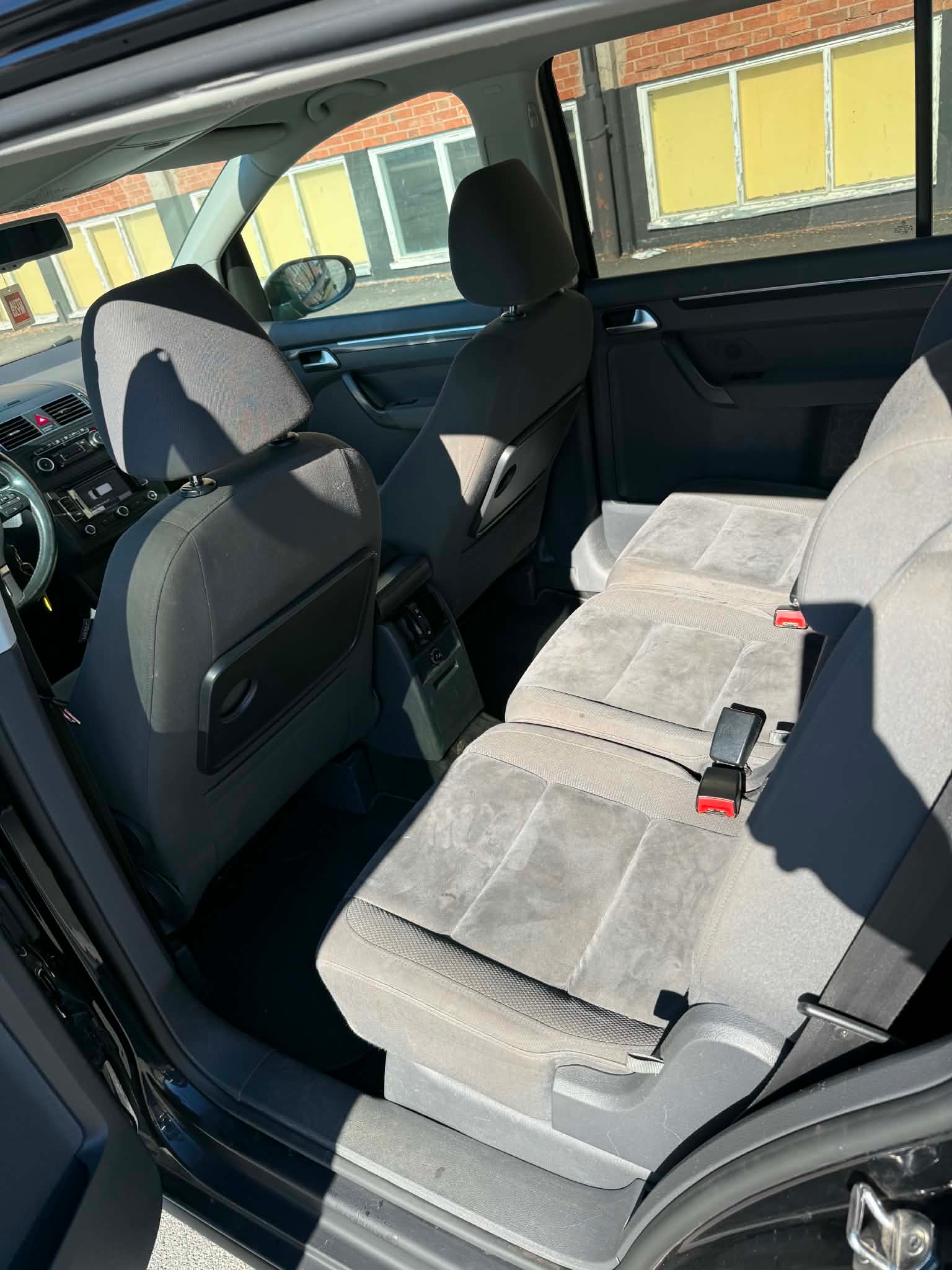 Volkswagen Touran 2011, bild 6/8