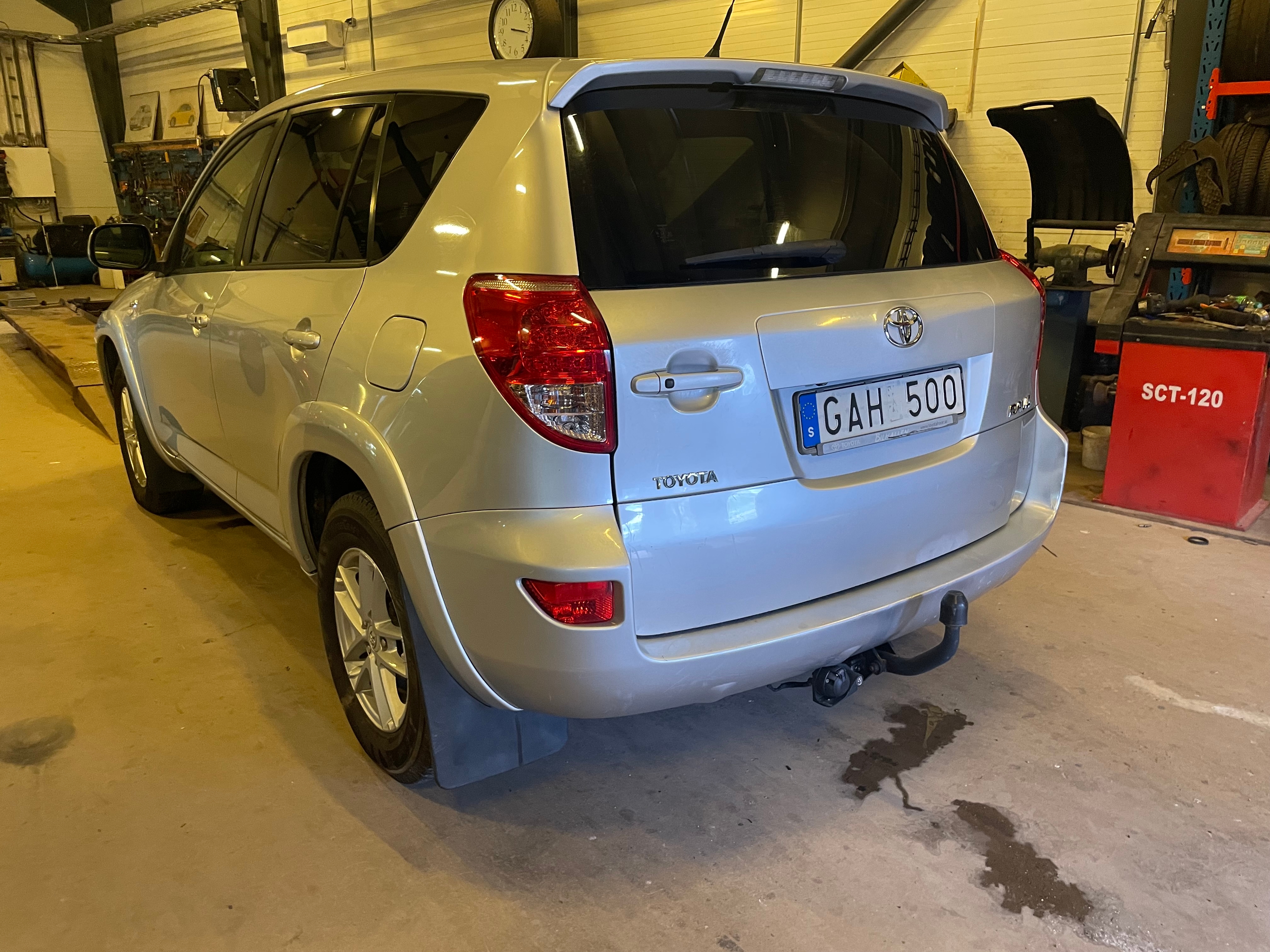 Toyota RAV4 2.2 D-CAT 4x4 Manuell 2007, bild 3/4