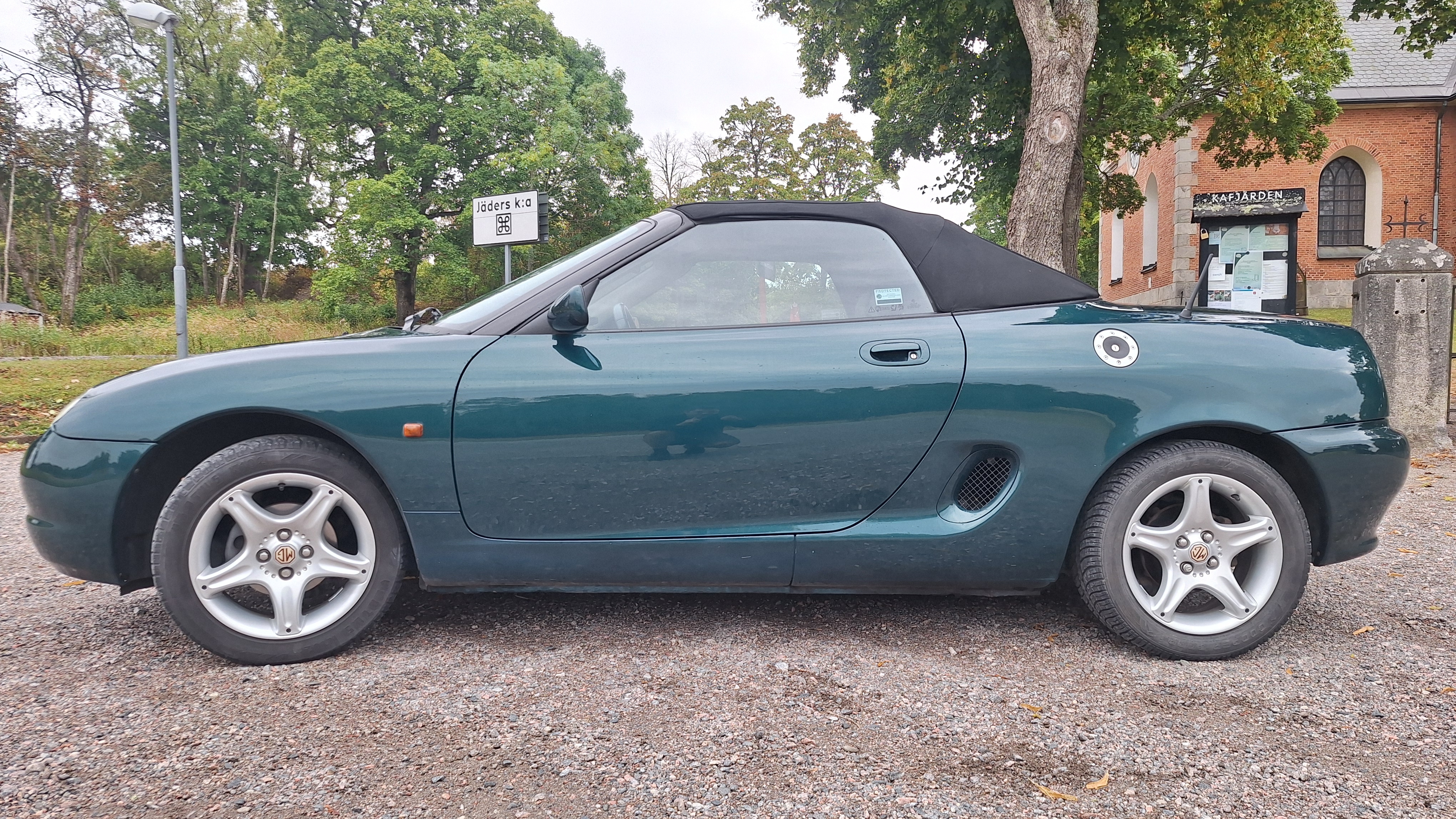 MG F