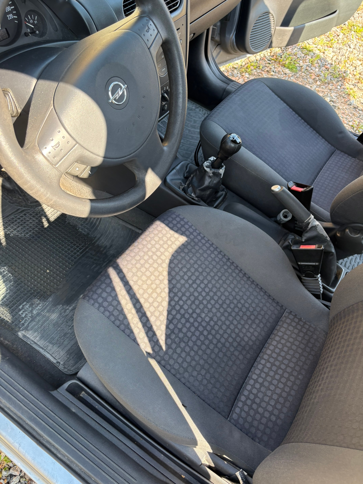 Opel Corsa 5-dörrar 1.2 Manuell 2003, bild 7/8