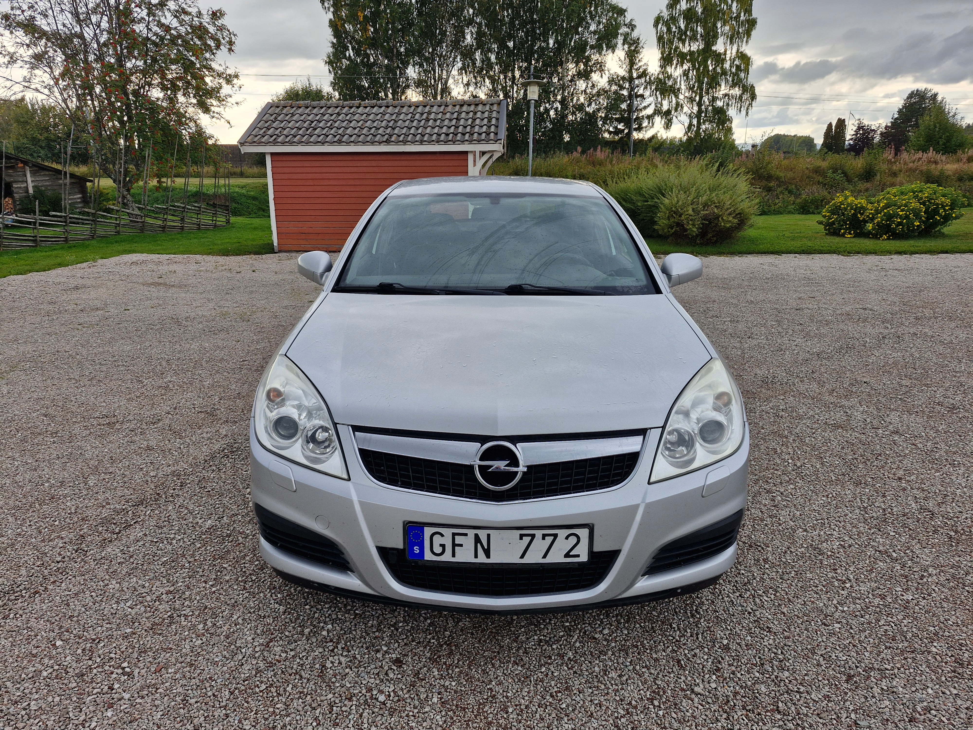 Opel Vectra GTS 1.8 Manuell 2007, bild 3/12