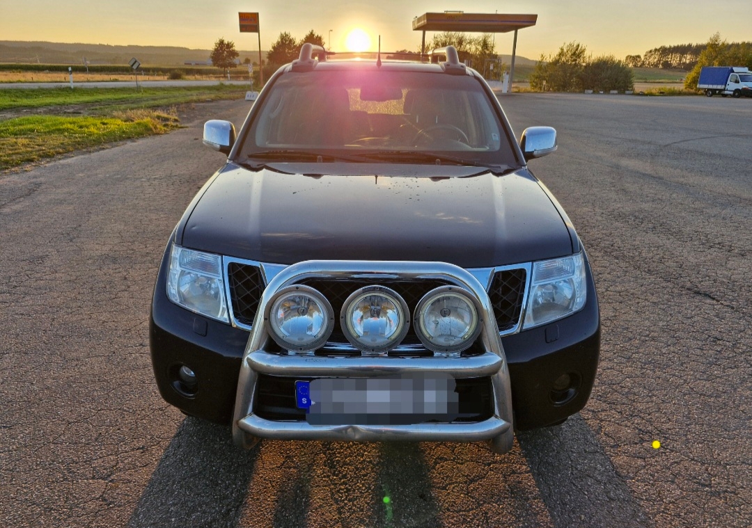 Nissan Navara 2012, bild 2/7