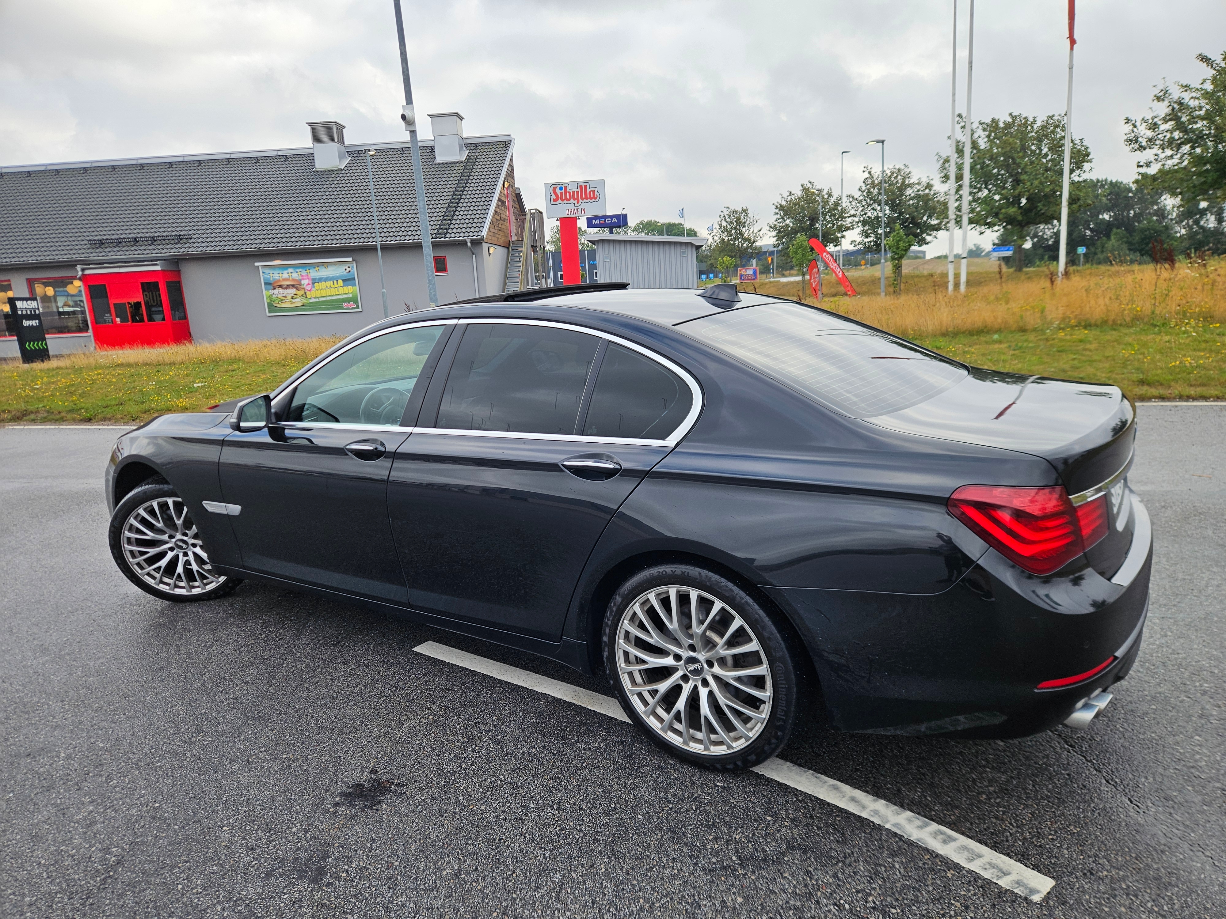BMW 730