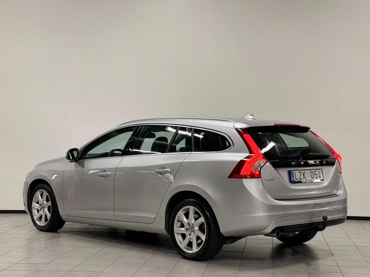 Volvo V60 D4 Summum Geartronic 163hk 2014, bild 5/10