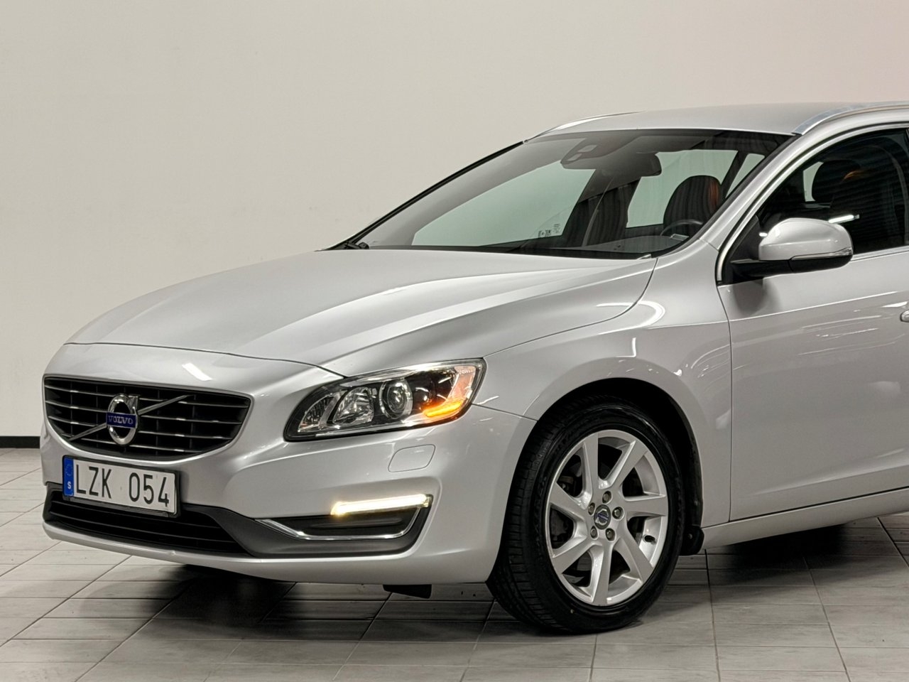 Volvo V60 D4 Summum Geartronic 163hk 2014, bild 4/10