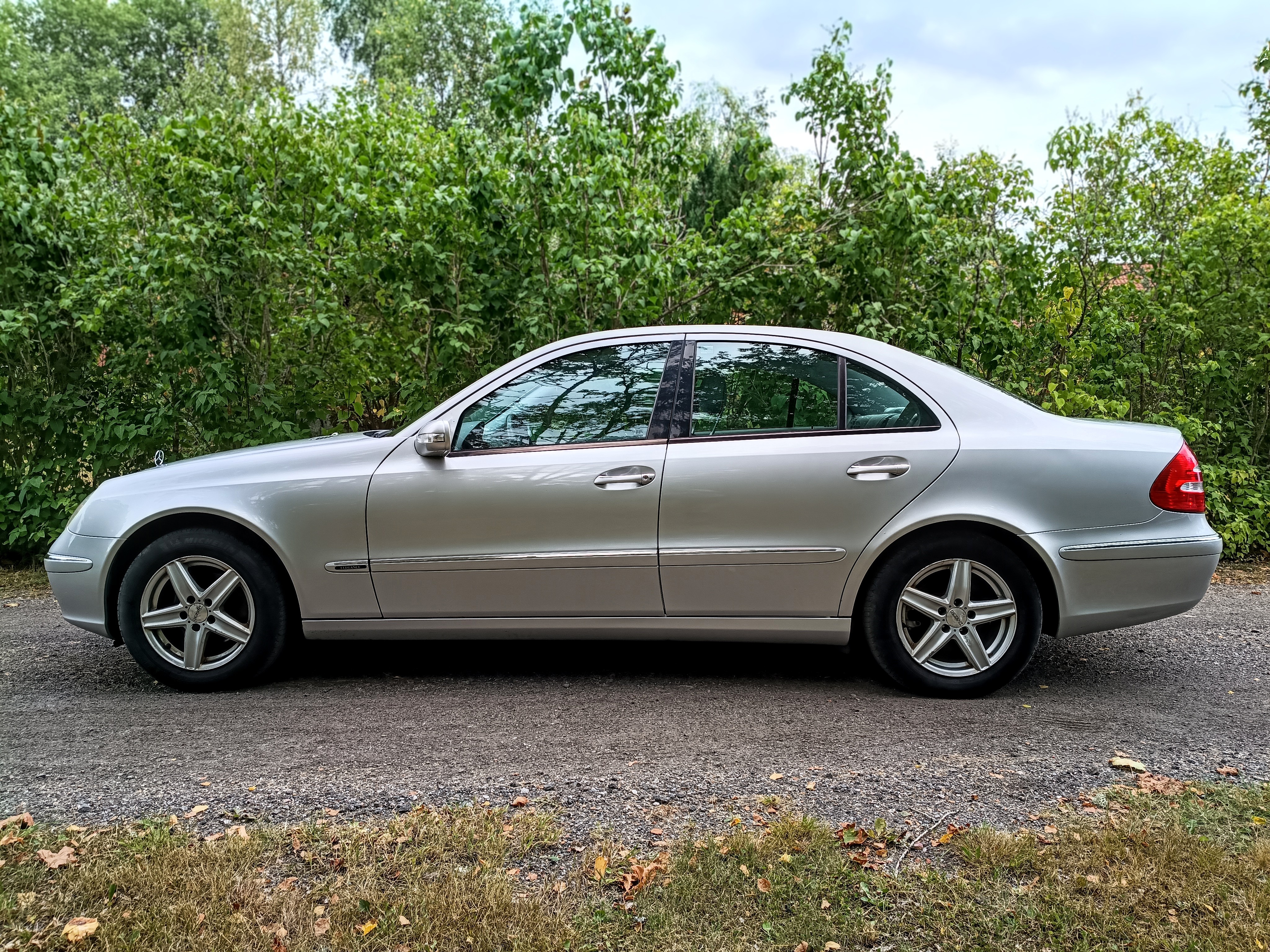 Mercedes-Benz E 240 5G-Tronic 2003, bild 4/9
