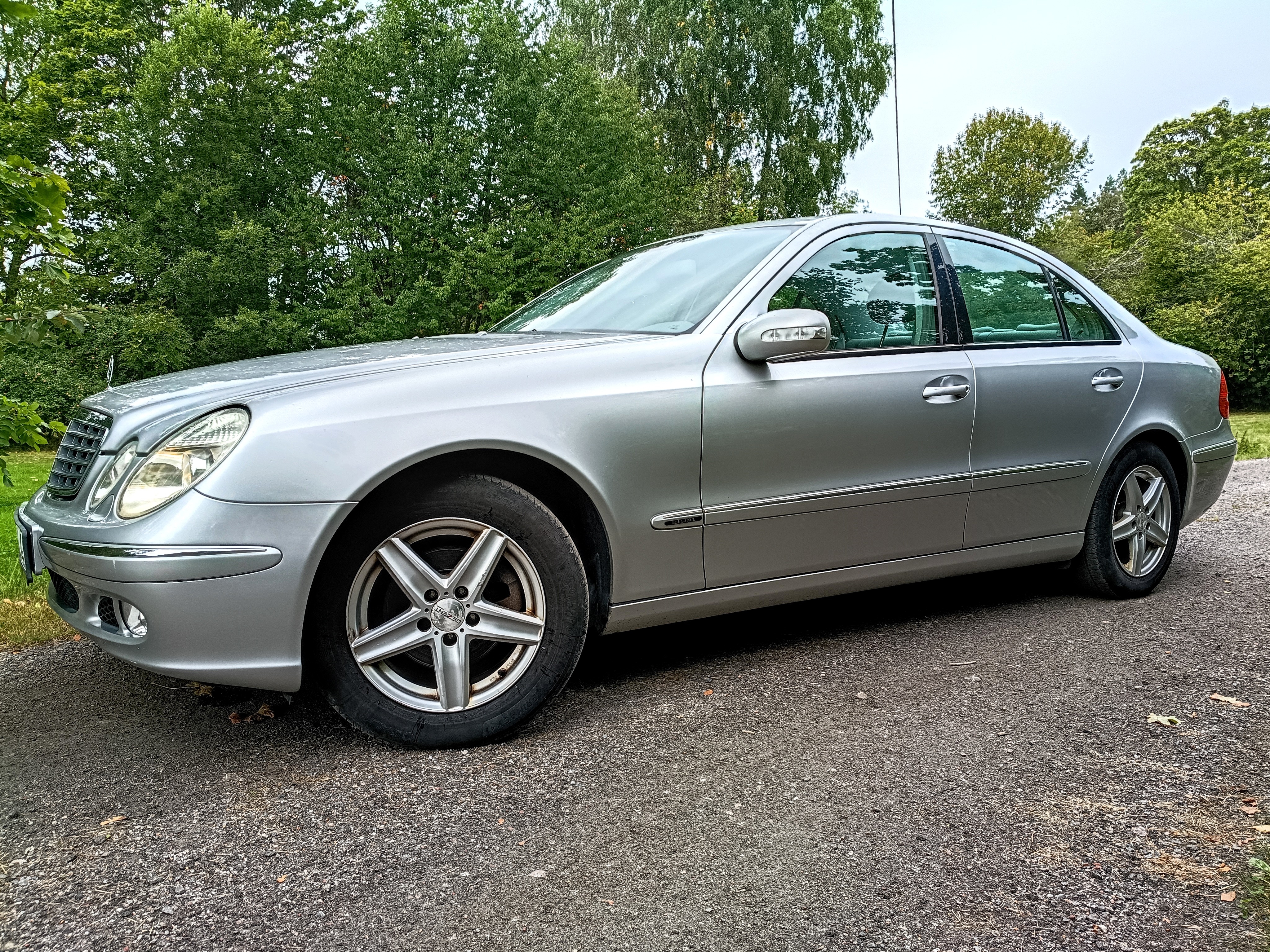 Mercedes-Benz E 240 5G-Tronic 2003, bild 3/9