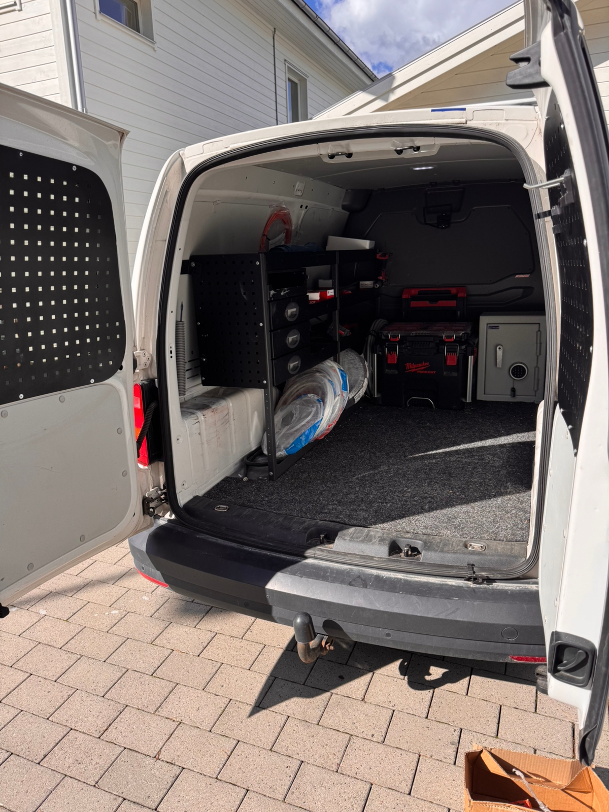 Volkswagen Caddy Maxi 2017, bild 2/4