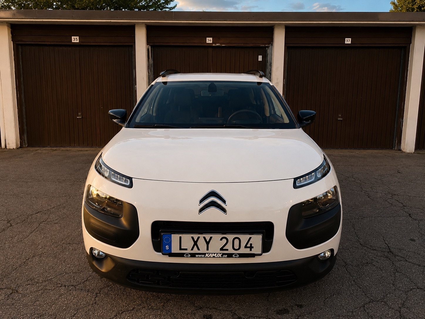 Citroen C4 Cactus 1.2 PureTech Manuell 2015, photo 2/10