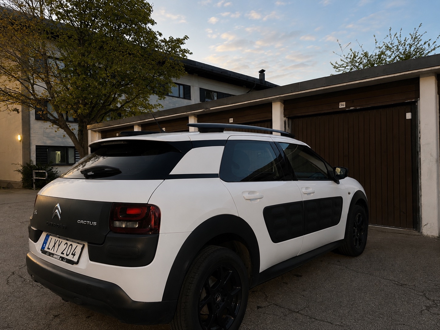 Citroen C4 Cactus 1.2 PureTech Manuell 2015, photo 4/10