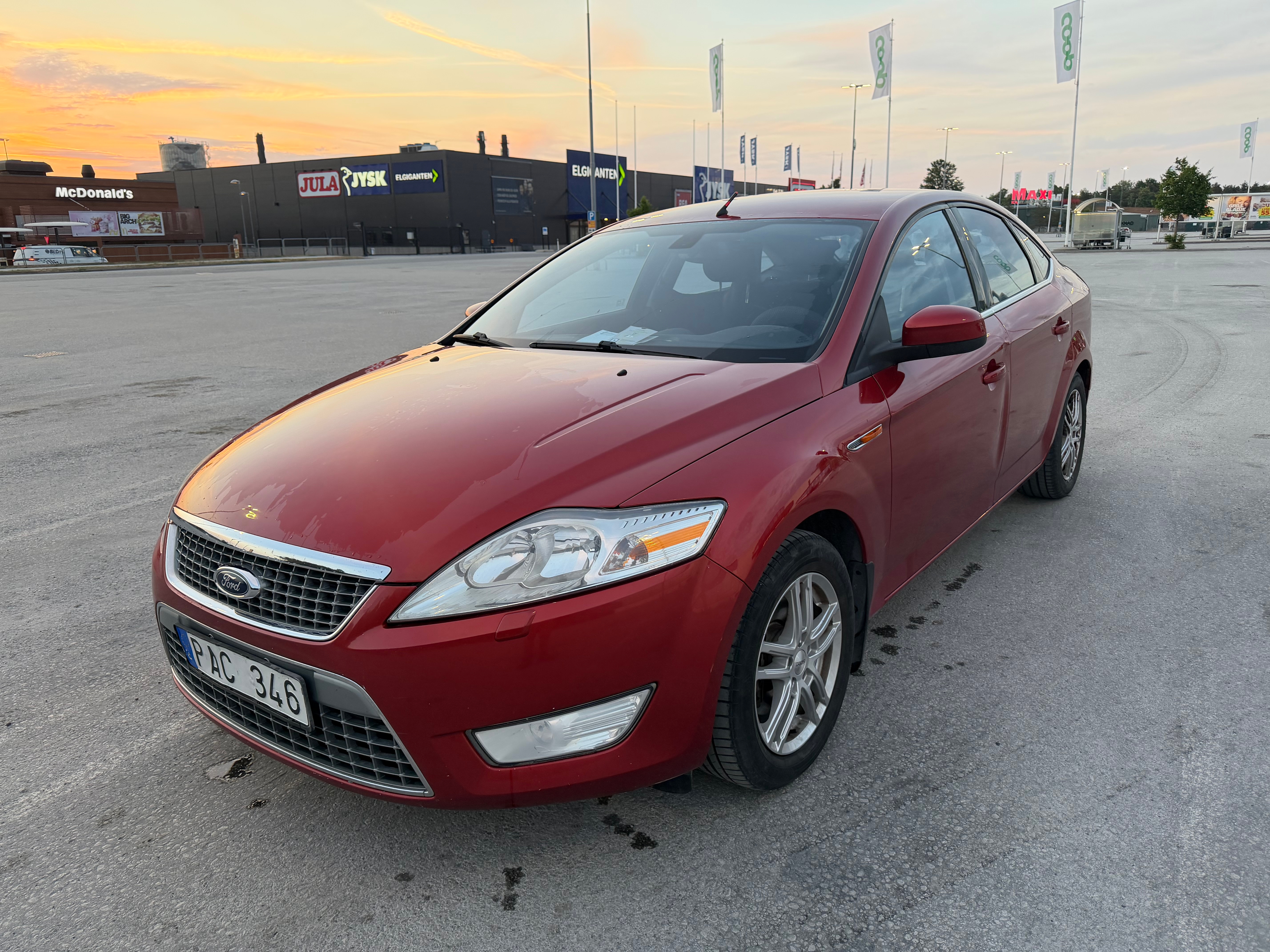 Ford Mondeo Halvkombi 2.0 Manuell 2008, bild 3/4