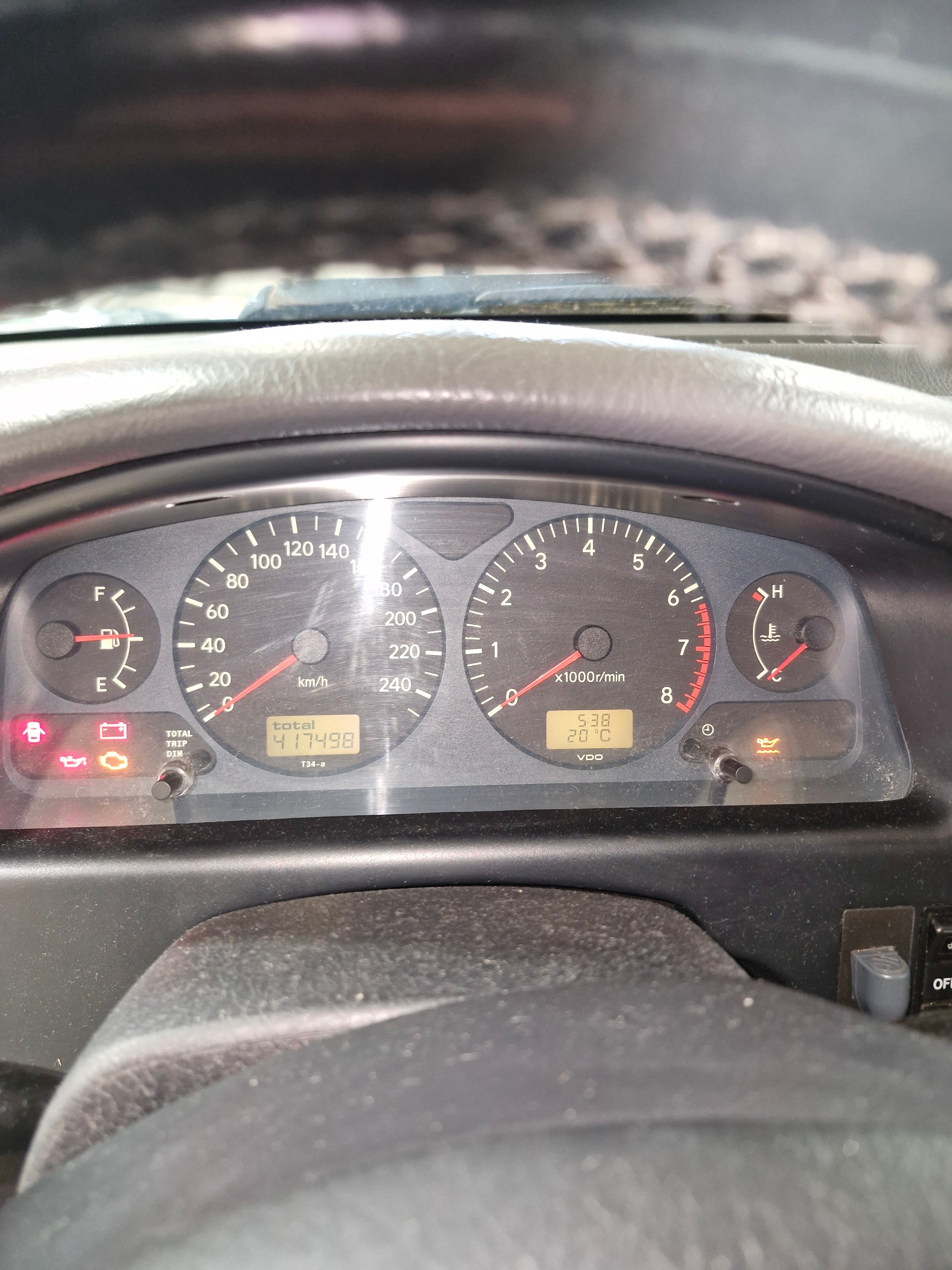 Toyota Avensis Liftback 2.0 Manuell 1999, bild 3/4