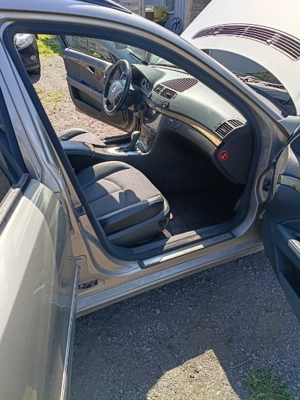 Mercedes-Benz E 320 T 5G-Tronic 2004, bild 4/5