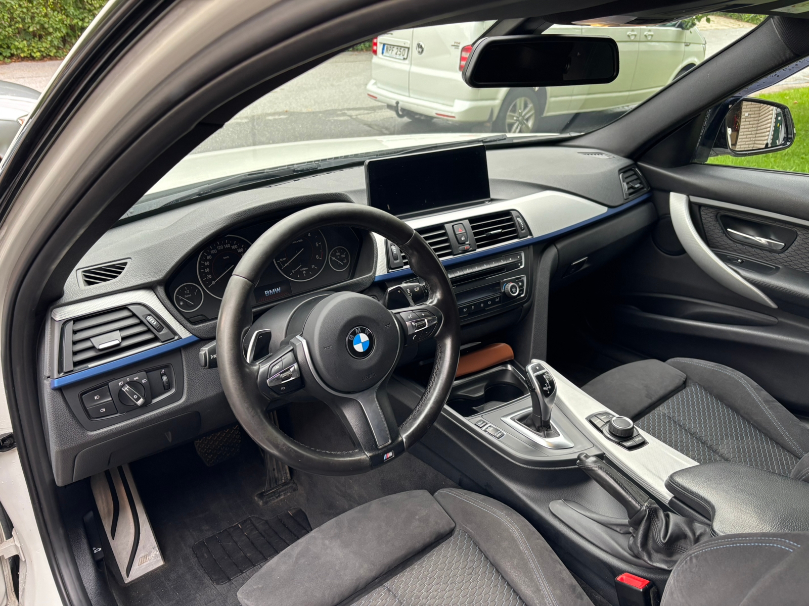 BMW 330 d xDrive Touring Steptronic 2015, bild 6/7