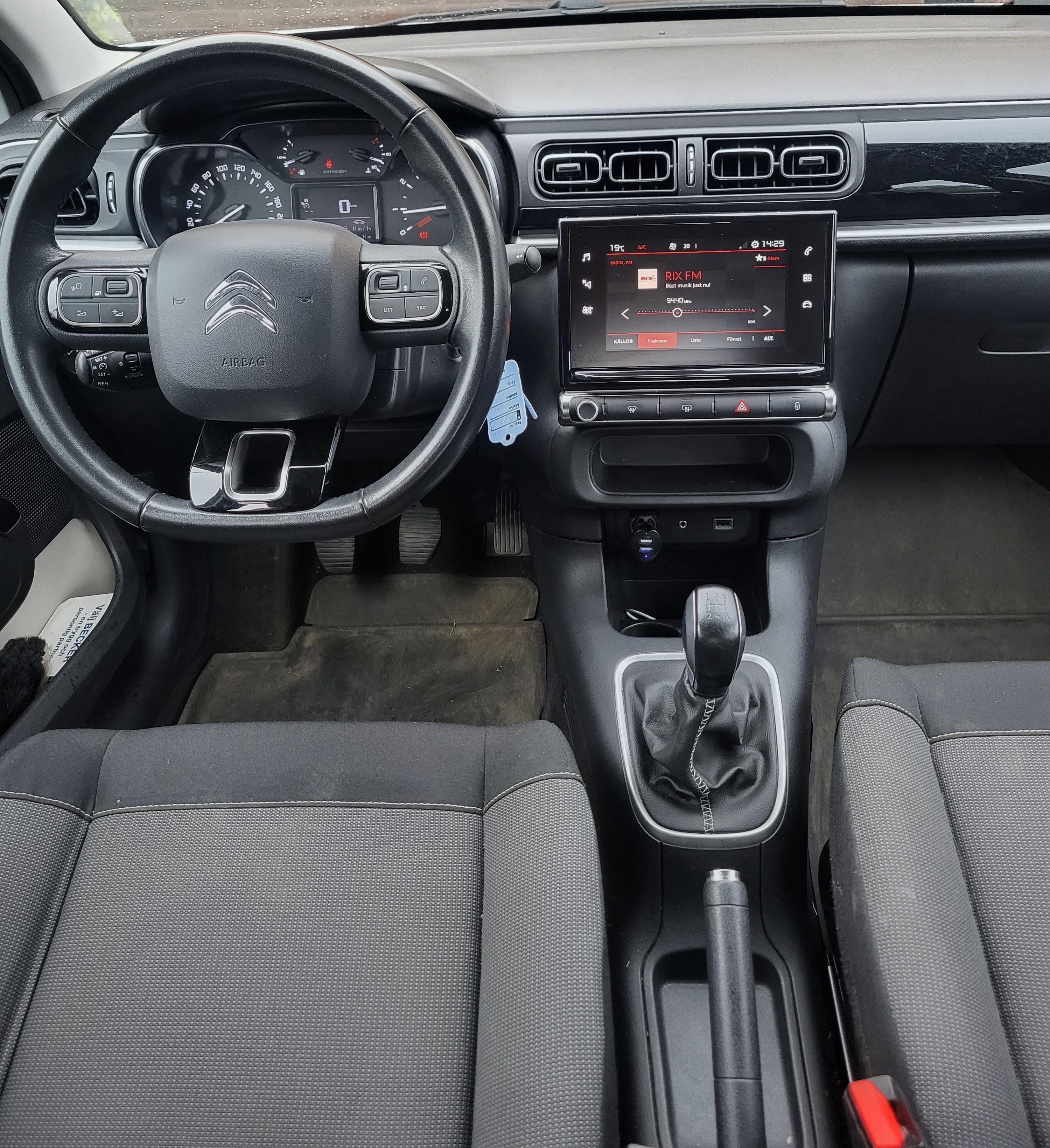 Citroen C3 1.2 PureTech 82 Manuell 2018, bild 5/8