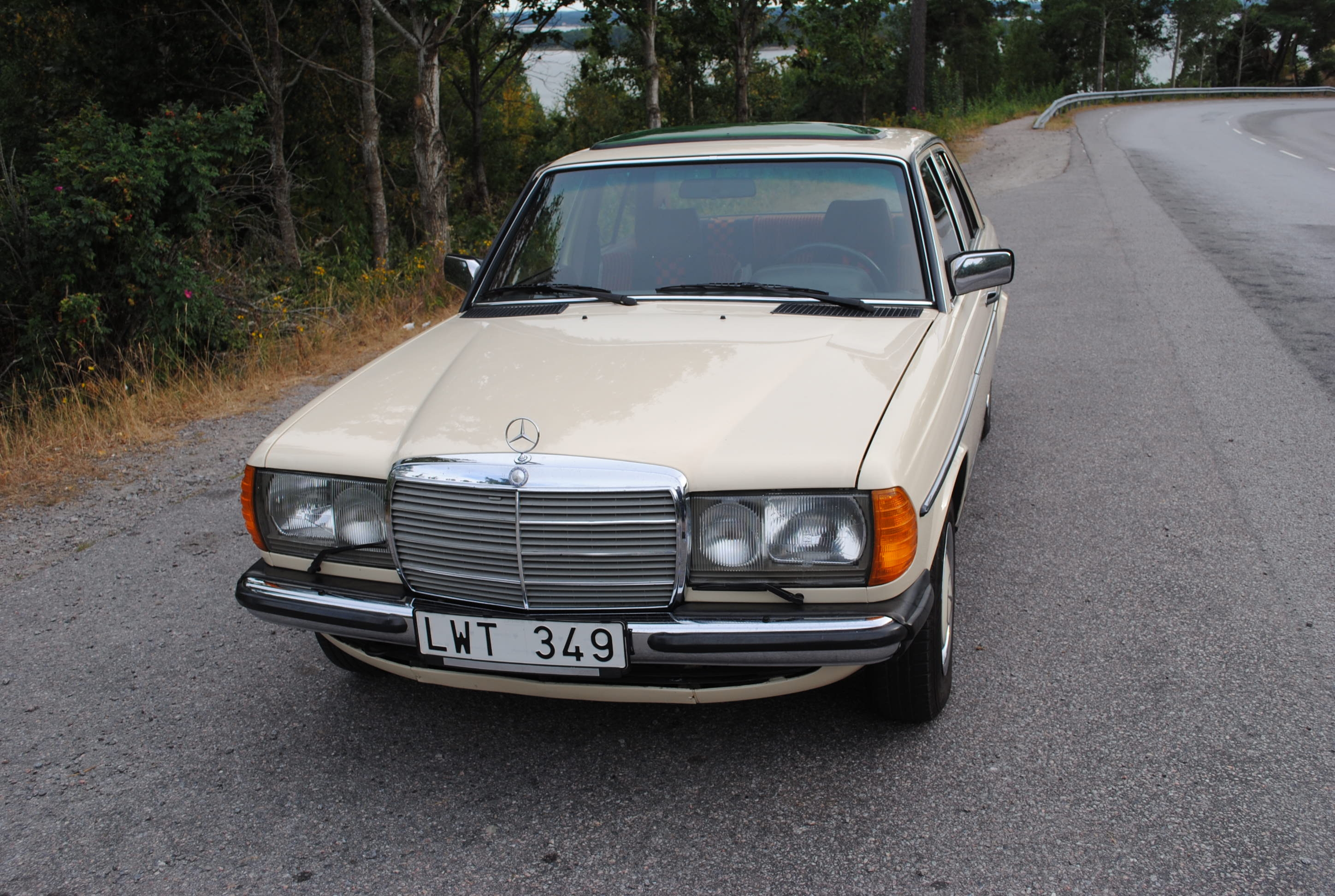 Mercedes-Benz 200