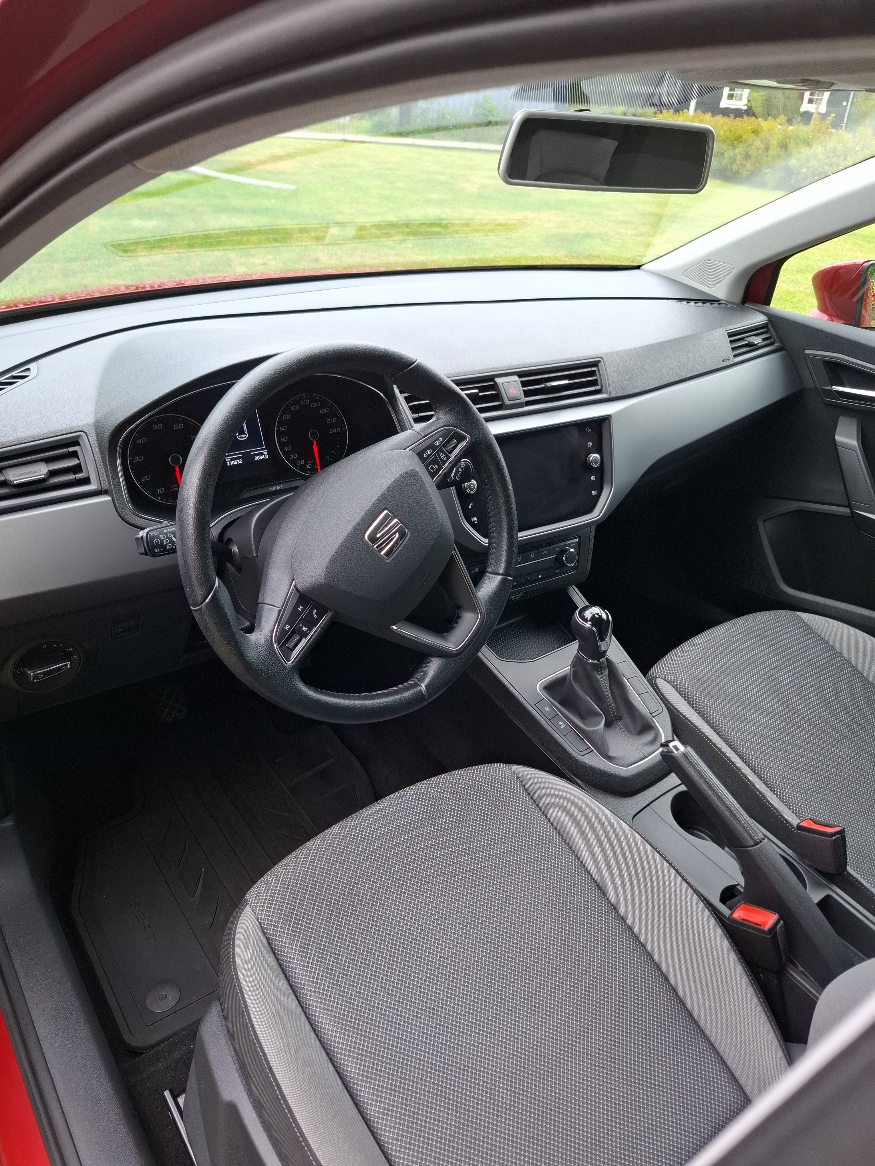 Seat Ibiza 1.0 TSI Manuell 2018, bild 4/5