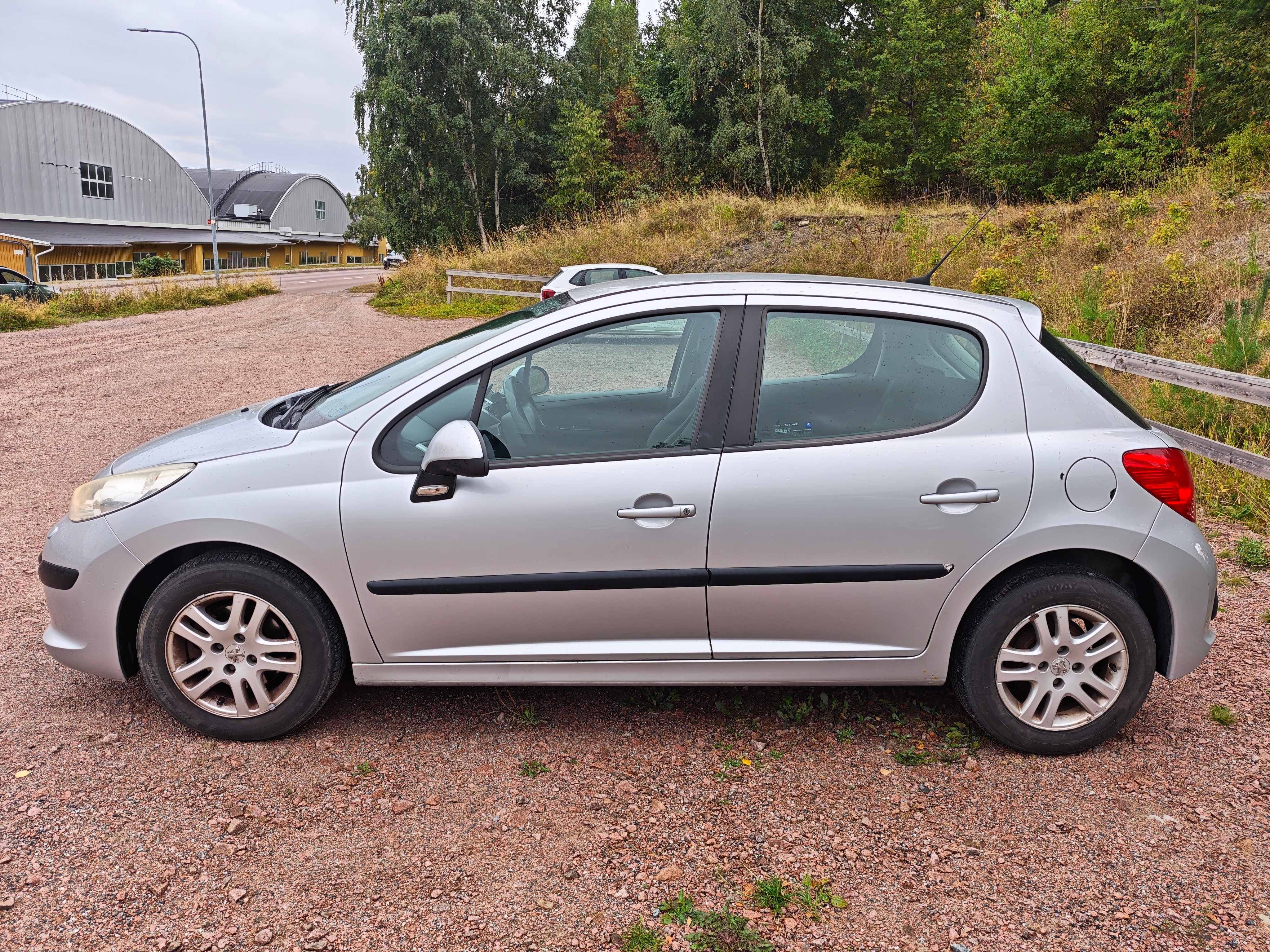 Peugeot 207 5-dörrar 1.4 VTi Manuell 2009, bild 2/10