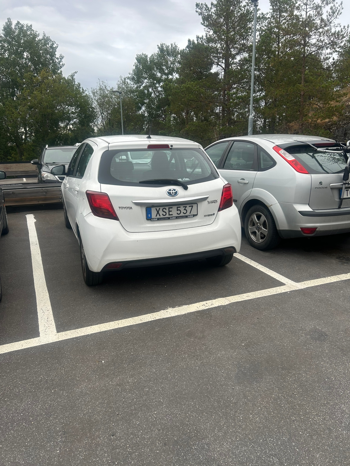 Toyota Yaris Hybrid e-CVT 2014, bild 2/3