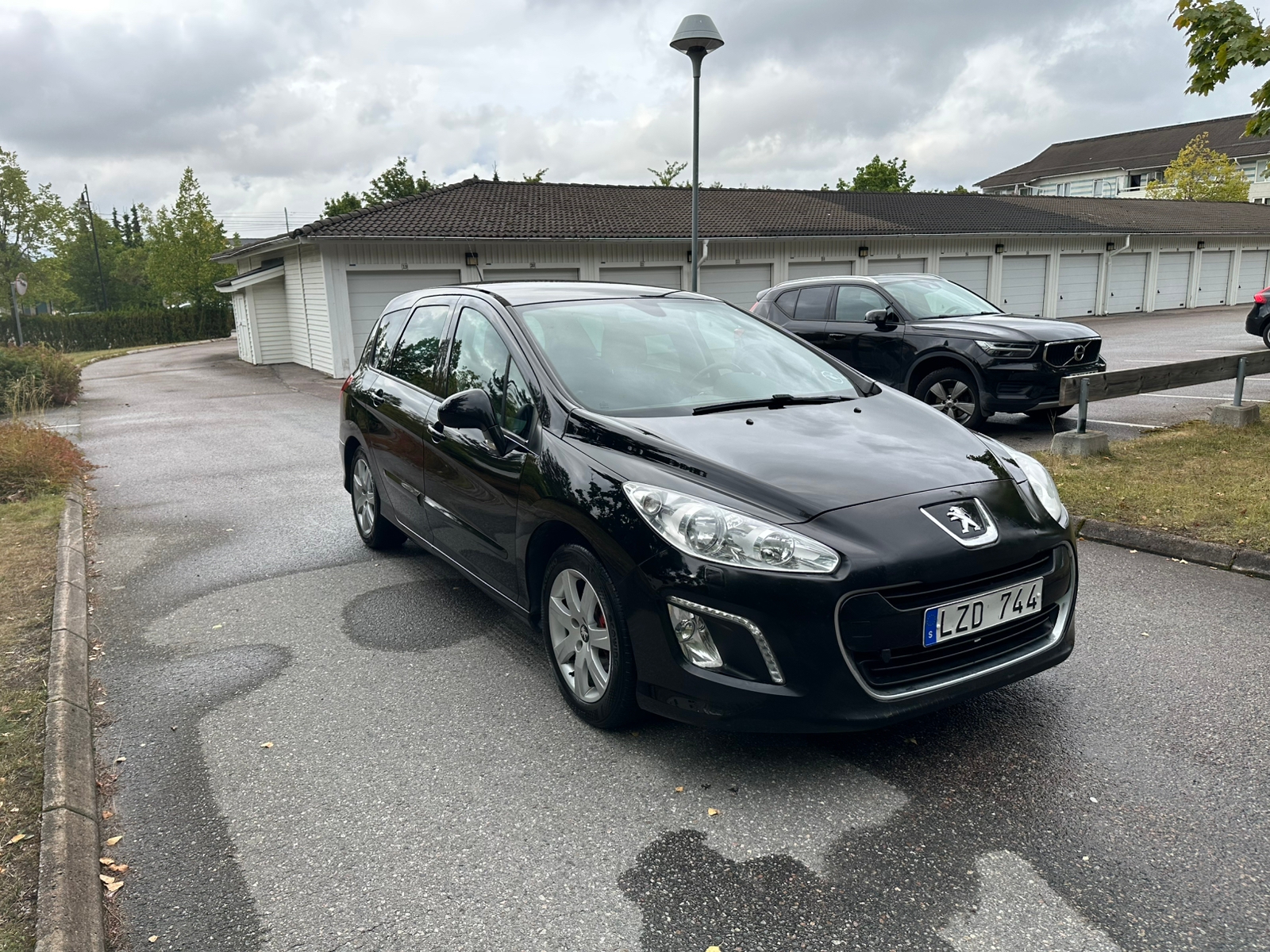 Peugeot 308 SW 1.6 e-HDi FAP EGS 2011, bild 2/10