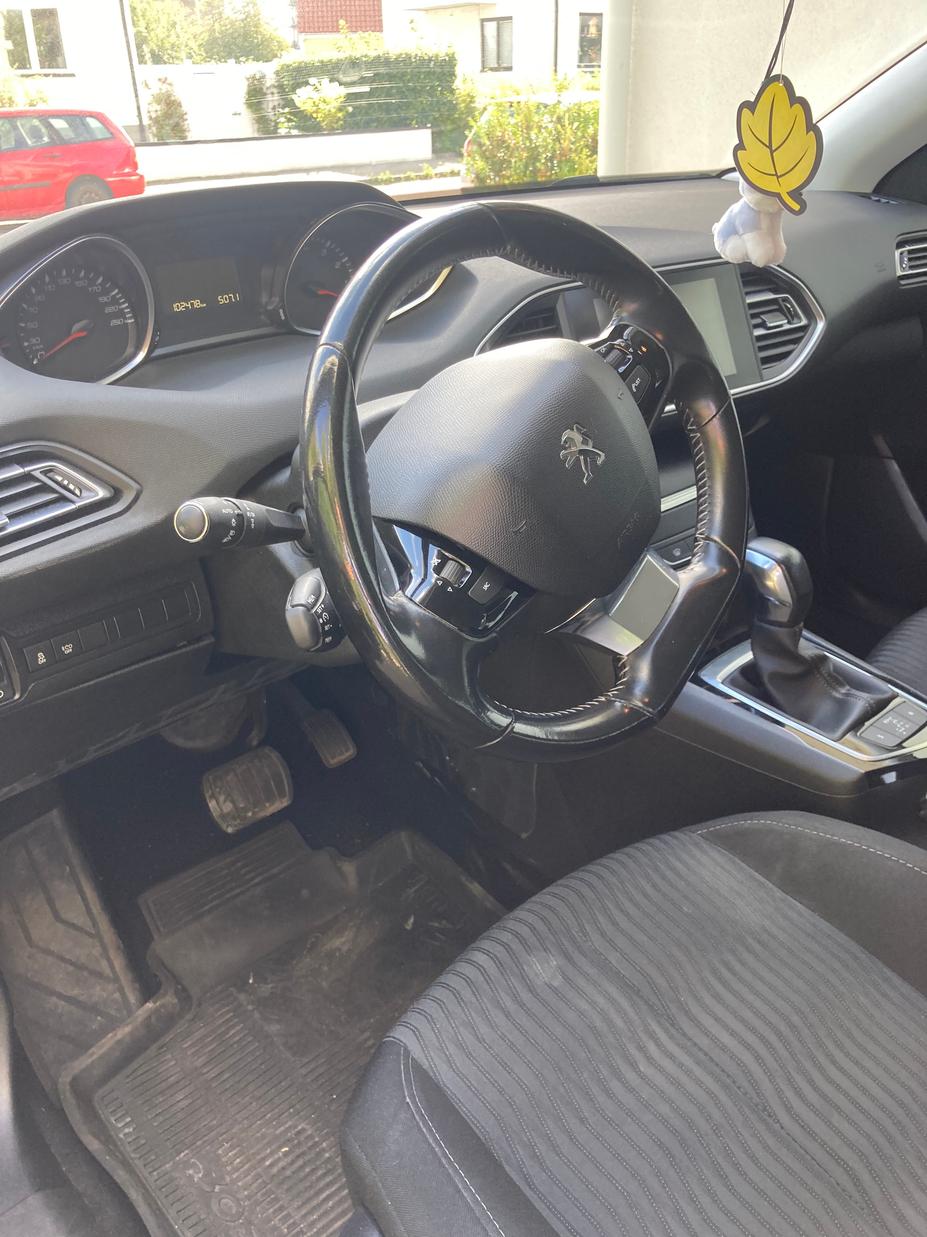 Peugeot 308 2015, photo 7/10
