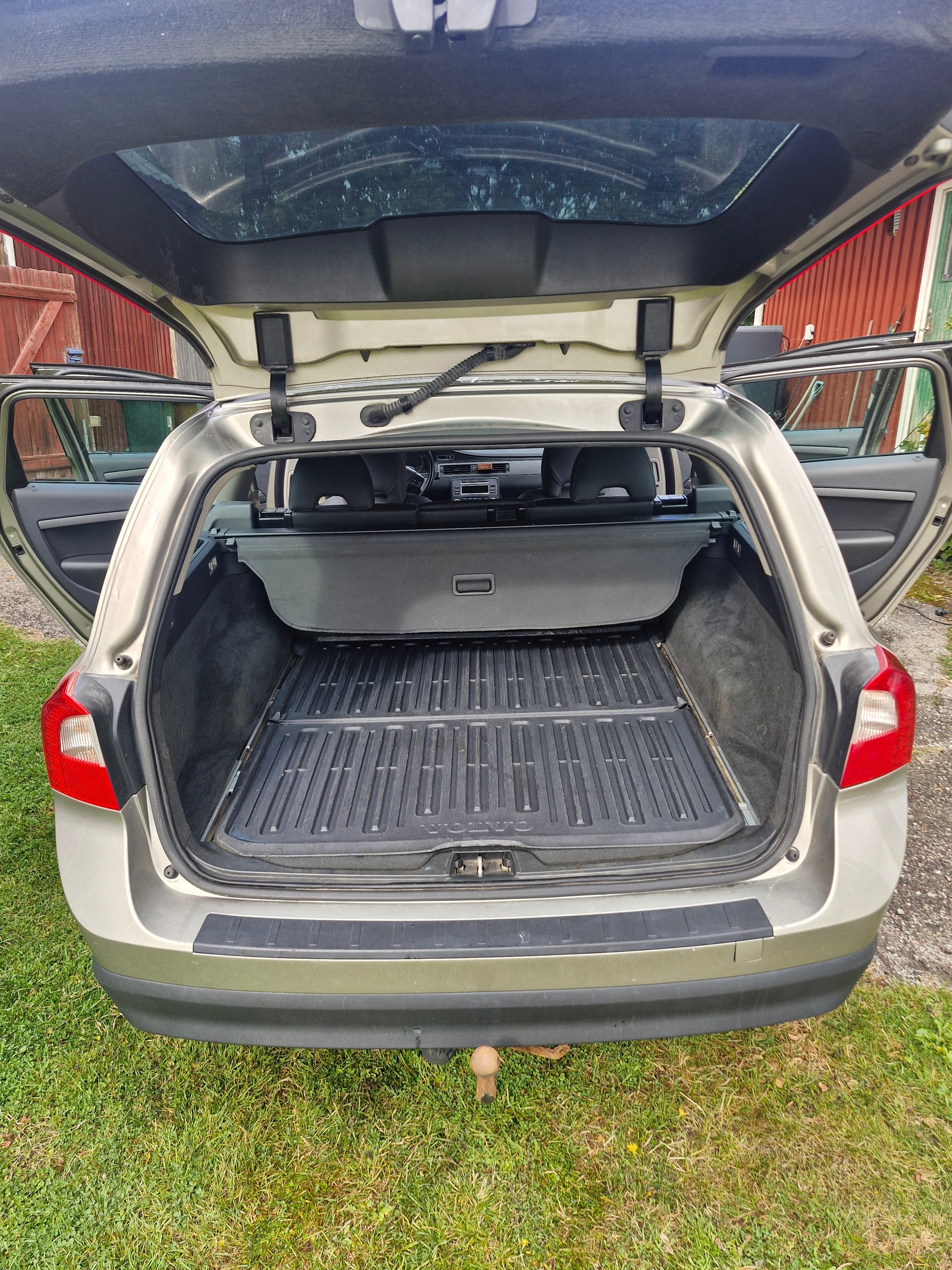 Volvo V70 2.0D Manuell Nybesiktigad 2010, bild 7/7