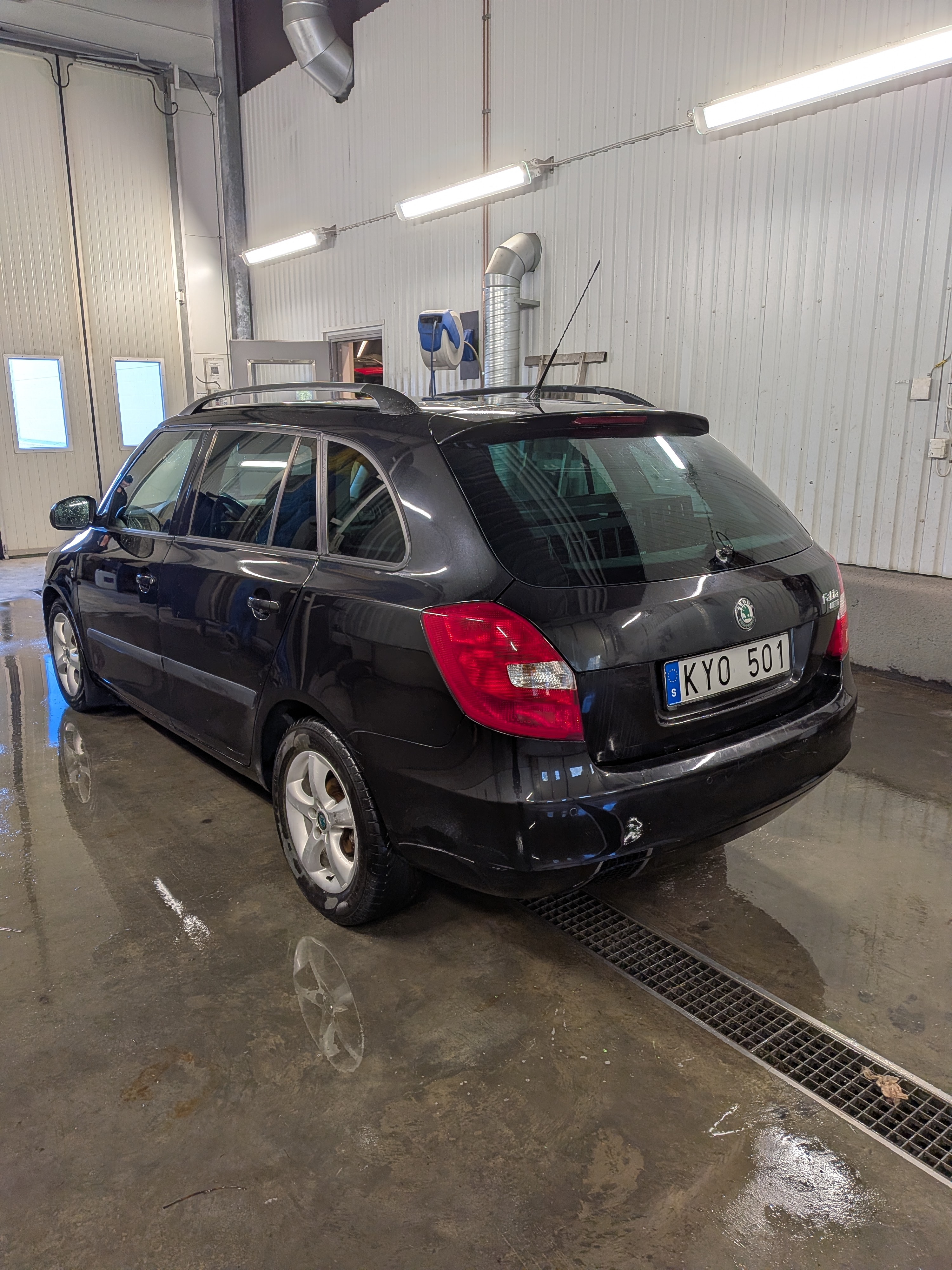 Skoda Fabia Kombi 1.6 TDI Manuell 2011, bild 4/6